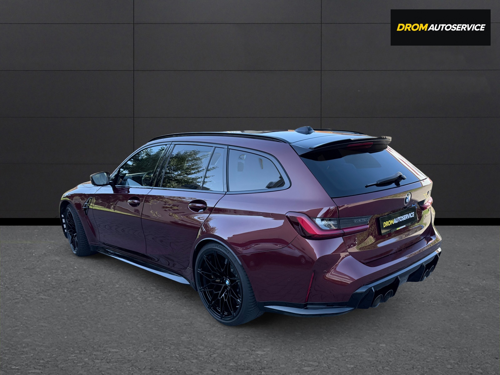 BMW M3 Touring xDrive Competition M-image-9