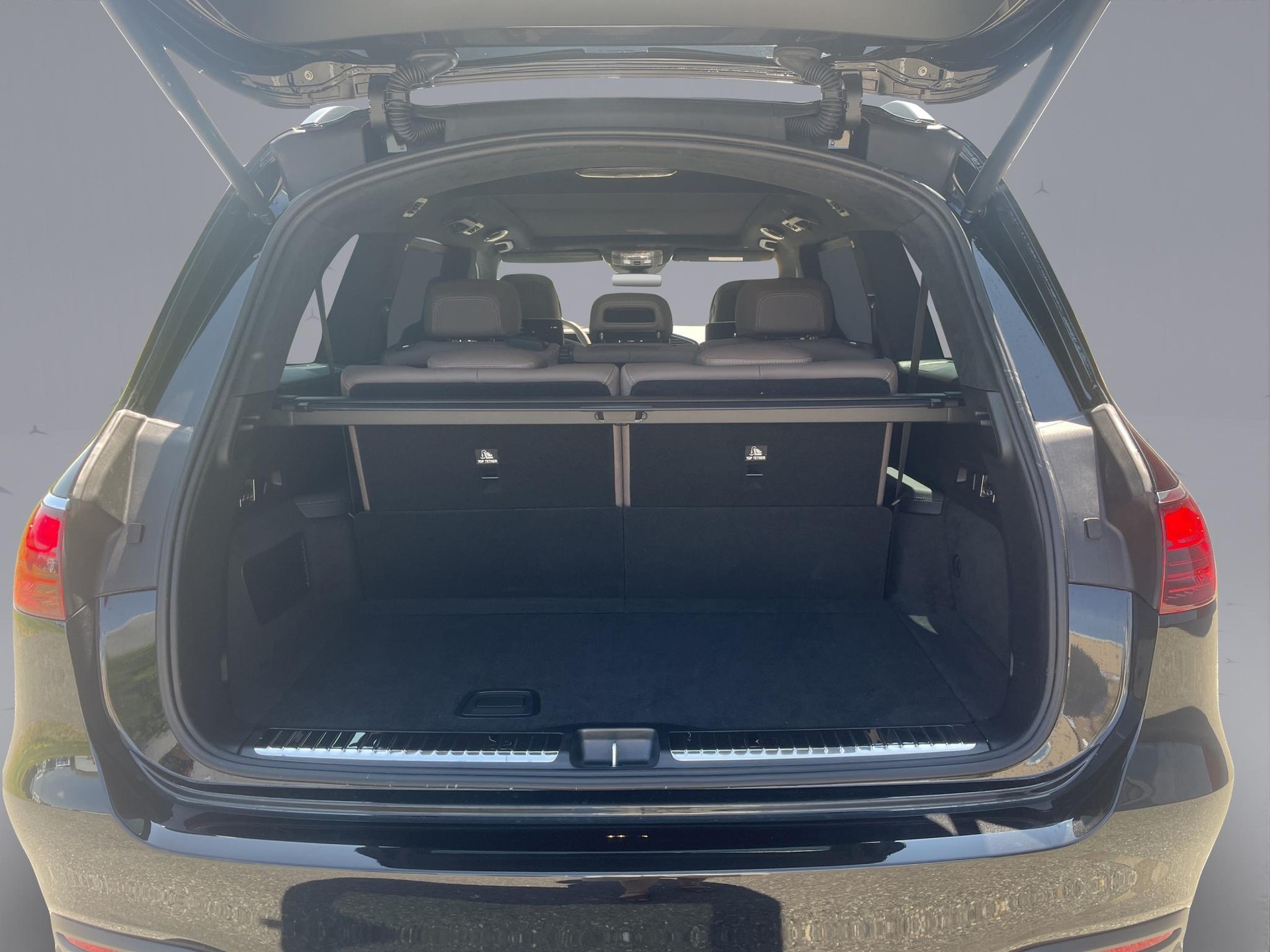 MERCEDES-BENZ GLS 63 AMG 4matic+-image-18