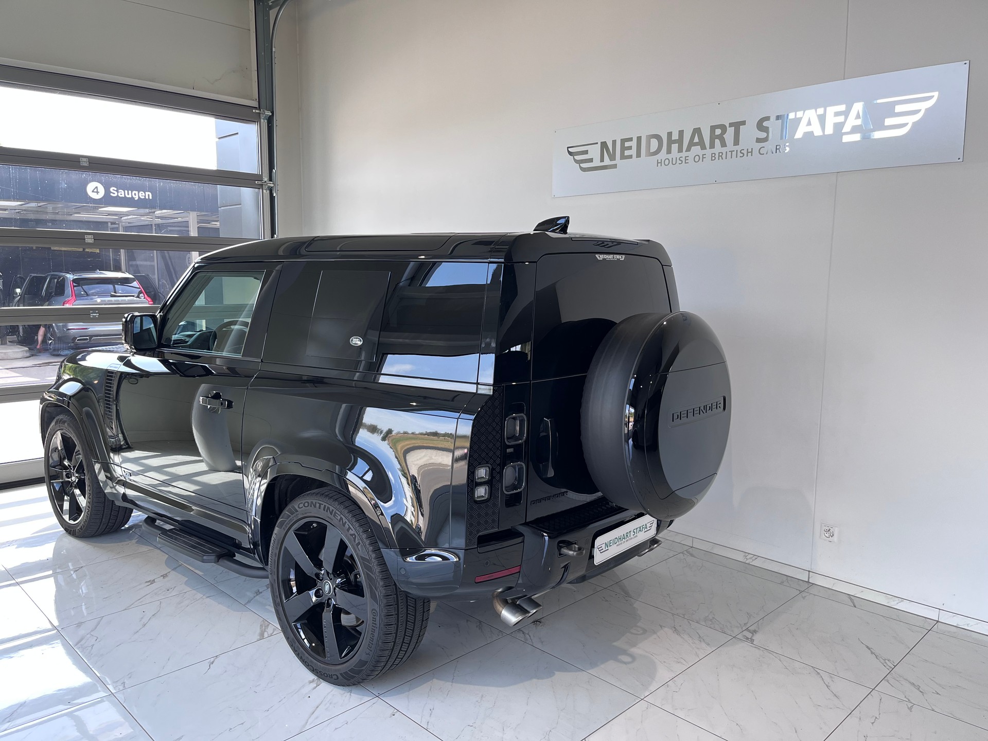LAND ROVER Defender 90 525 V8 5.0 AT8-showroom-element-2