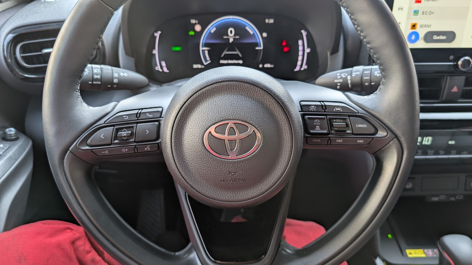 TOYOTA Yaris Cross 1.5 Trend AWDi e-CVT 130 PS-image-18