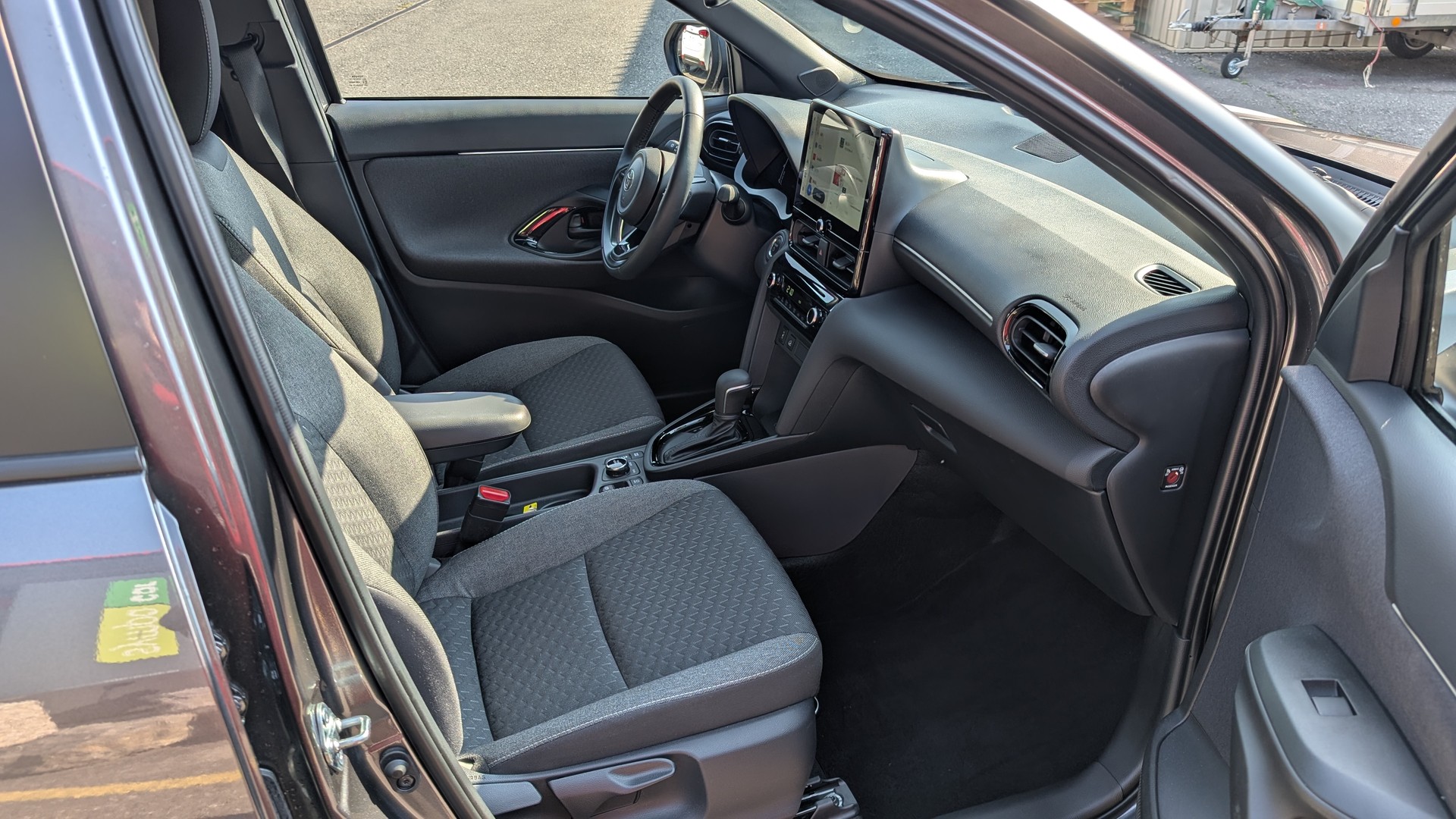 TOYOTA Yaris Cross 1.5 Trend AWDi e-CVT 130 PS-image-12