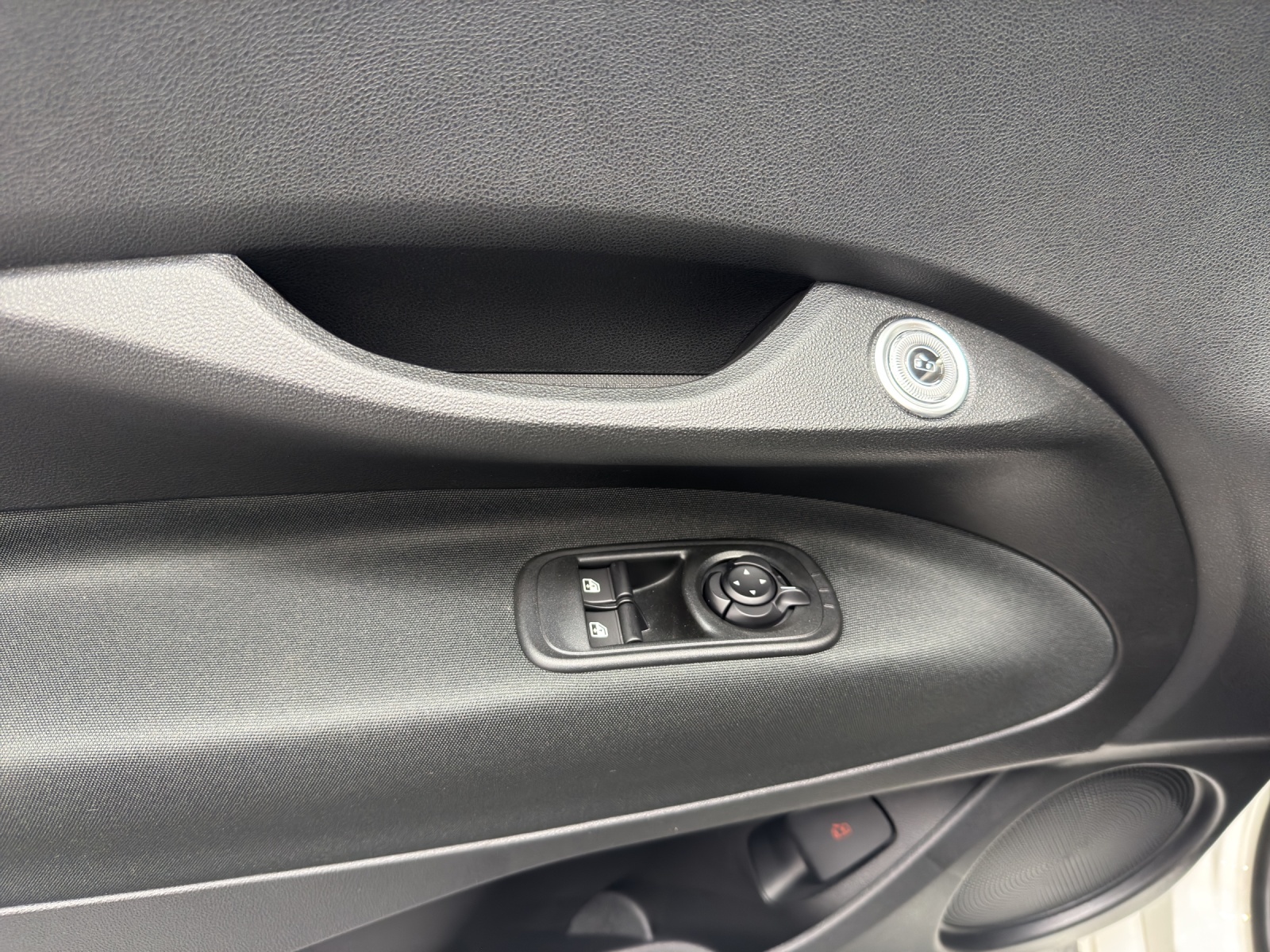 FIAT 500 Cabrio 1.0 Hybrid Dolcevita-image-11