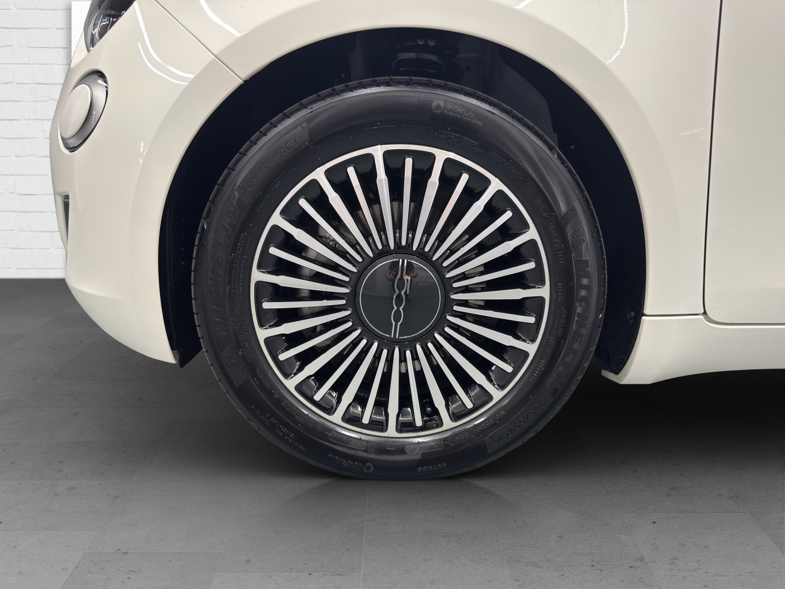 FIAT 500 Cabrio 1.0 Hybrid Dolcevita-image-5