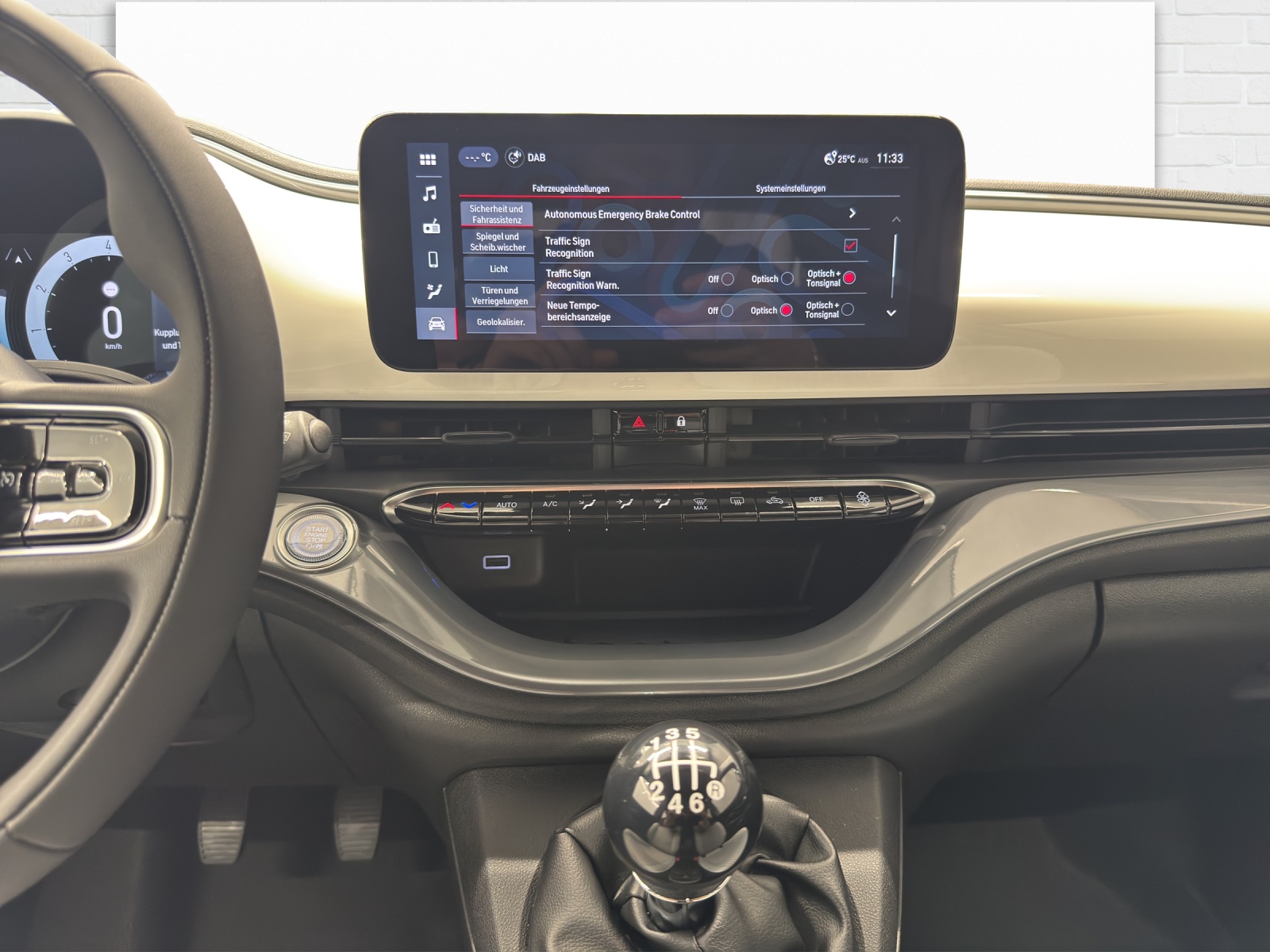FIAT 500 Cabrio 1.0 Hybrid Dolcevita-image-8