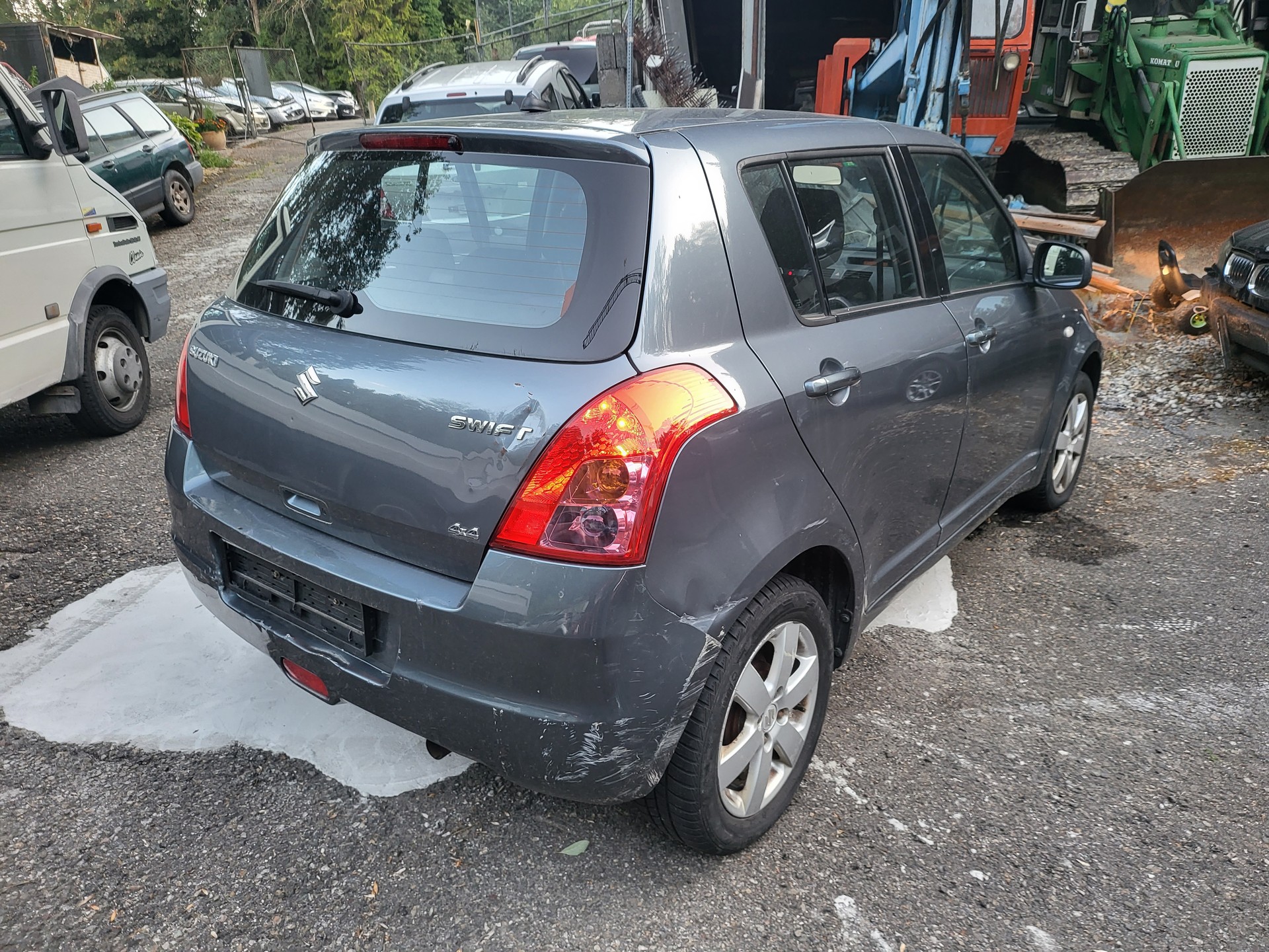 SUZUKI Swift 1.3i 16V GL Top 4x4-image-3