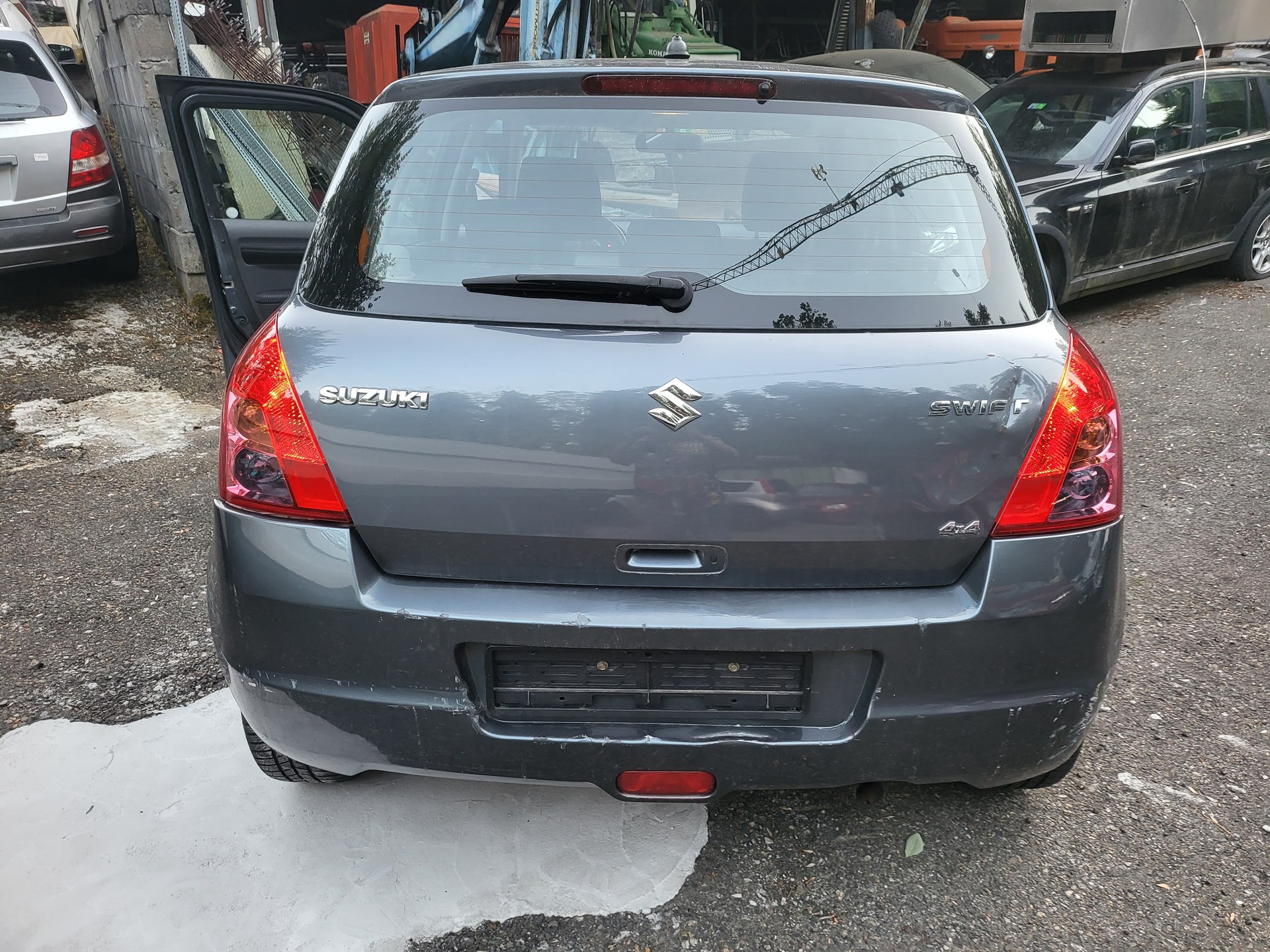 SUZUKI Swift 1.3i 16V GL Top 4x4-image-4