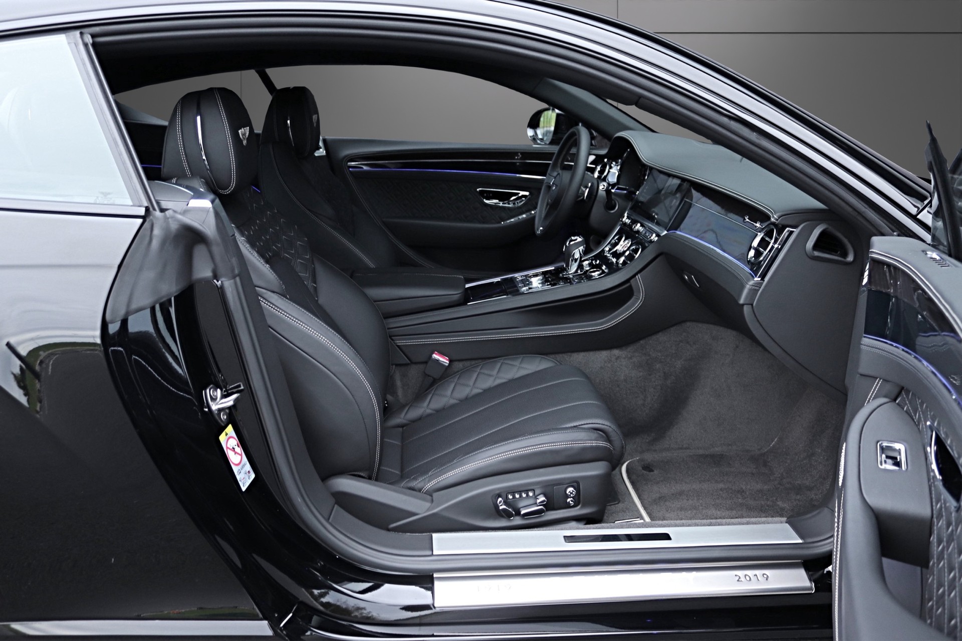 BENTLEY Continental GT 6.0 W12 Centenary Specification Edition-image-7