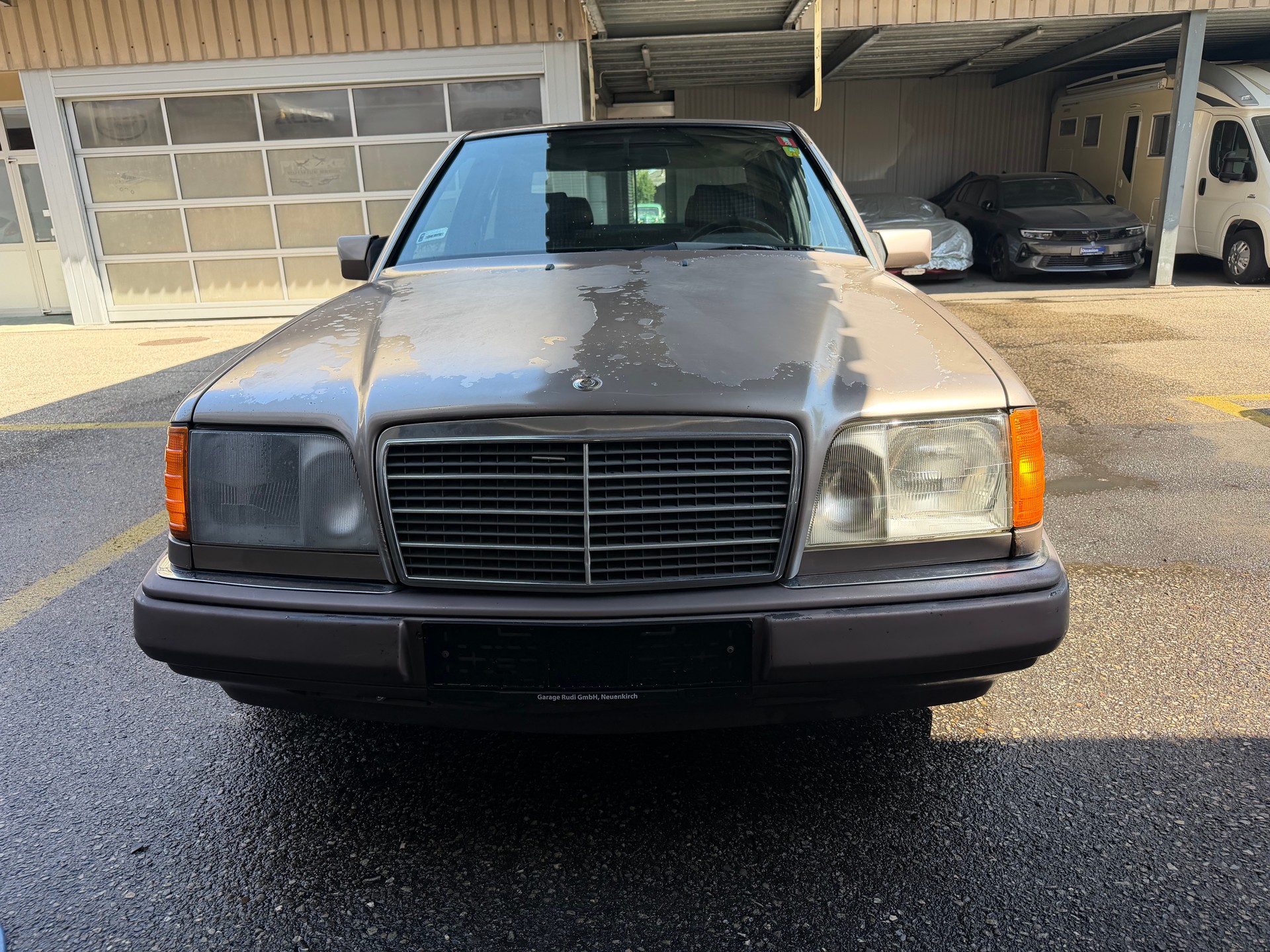 MERCEDES-BENZ 250 D Turbo