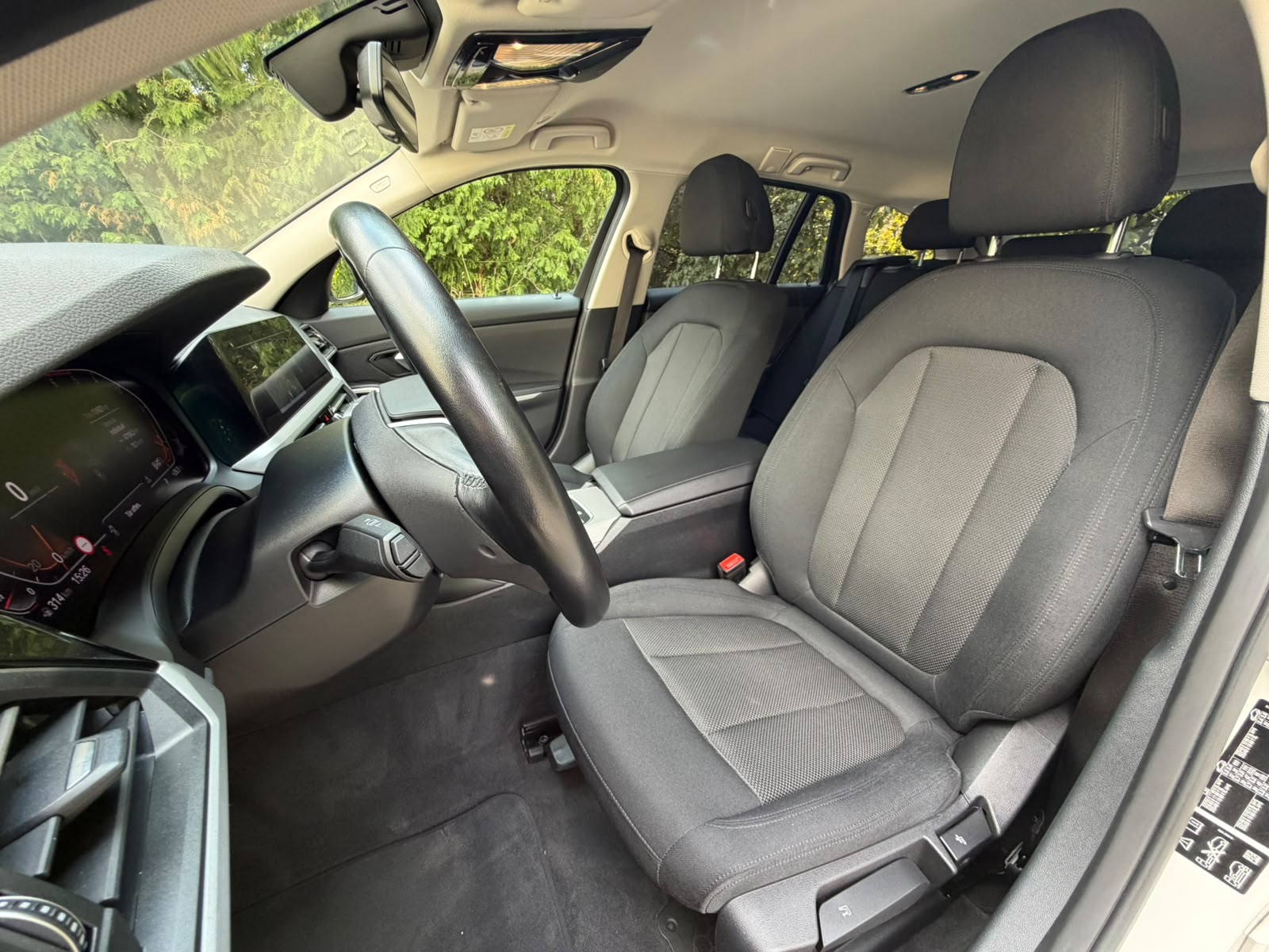 BMW 320d xDrive 48V Touring Steptronic-image-11