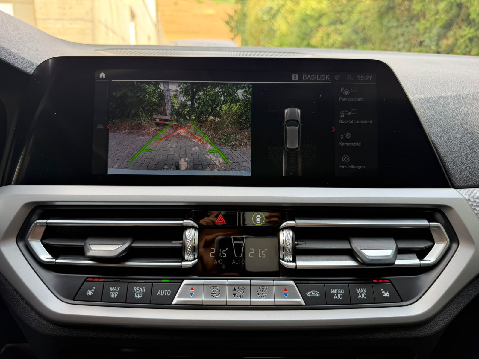 BMW 320d xDrive 48V Touring Steptronic-image-21