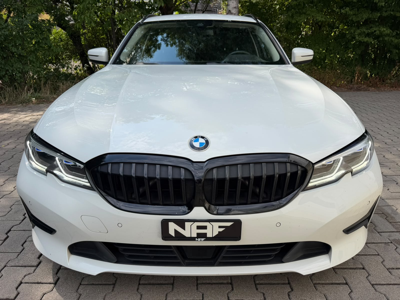 BMW 320d xDrive 48V Touring Steptronic-image-7