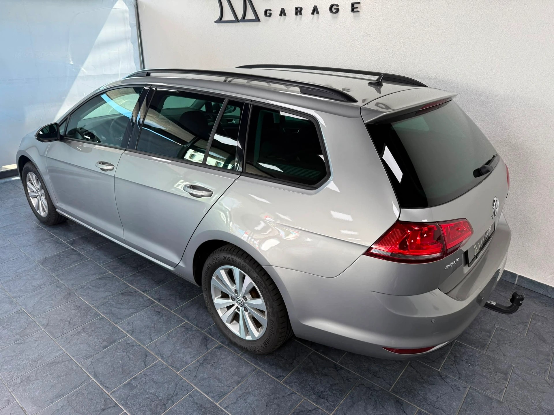 VW Golf Variant 1.6 TDI Comfortline DSG-image-5