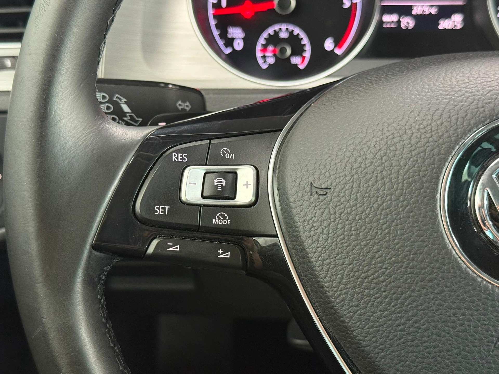VW Golf Variant 1.6 TDI Comfortline DSG-image-15