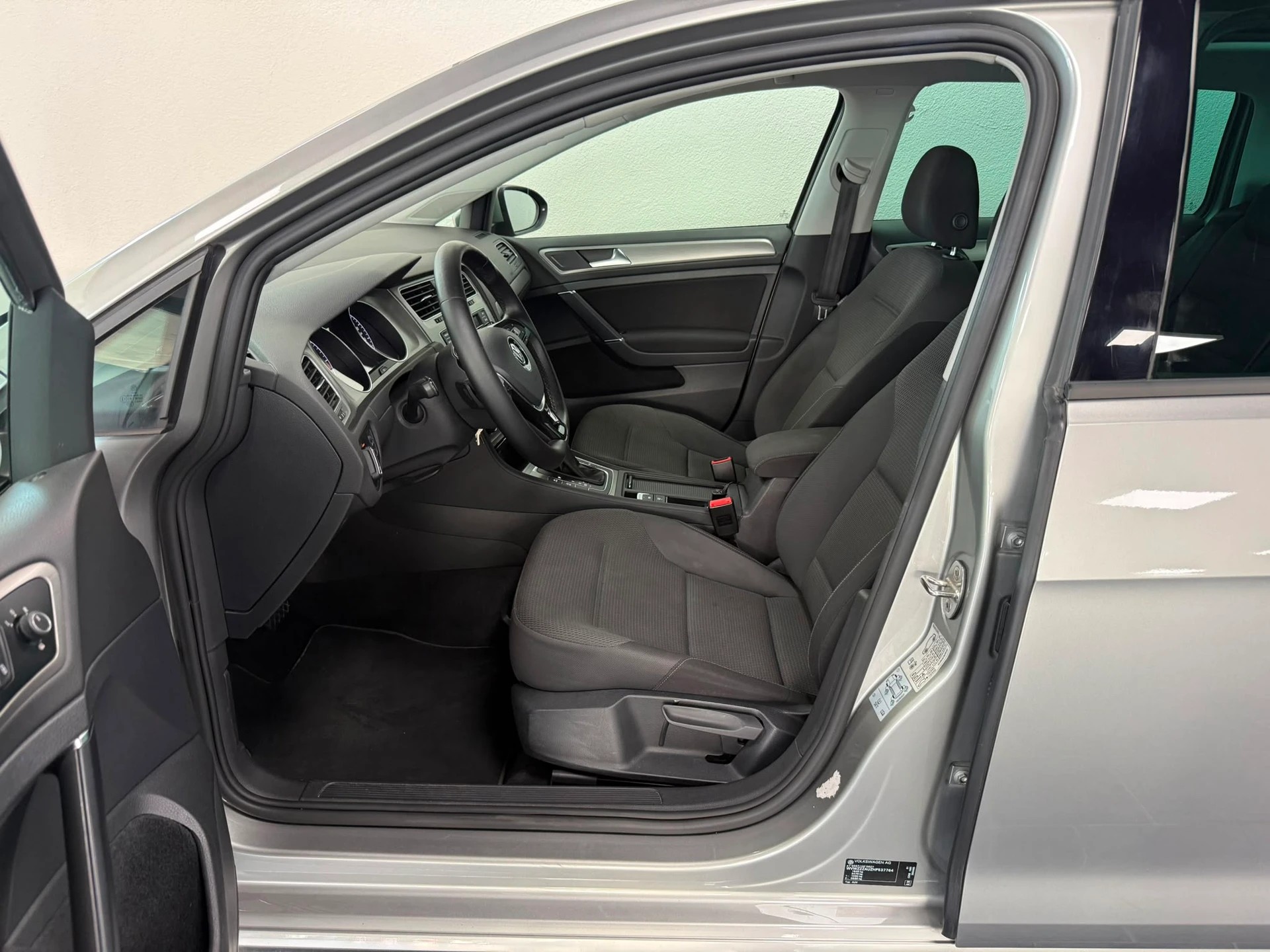 VW Golf Variant 1.6 TDI Comfortline DSG-image-9