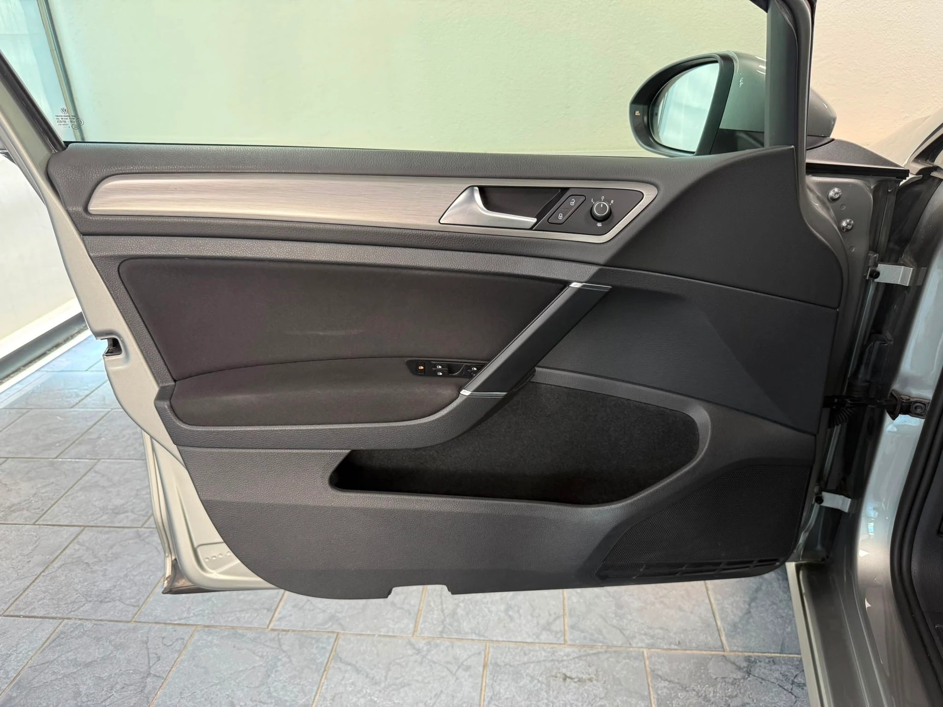 VW Golf Variant 1.6 TDI Comfortline DSG-image-11