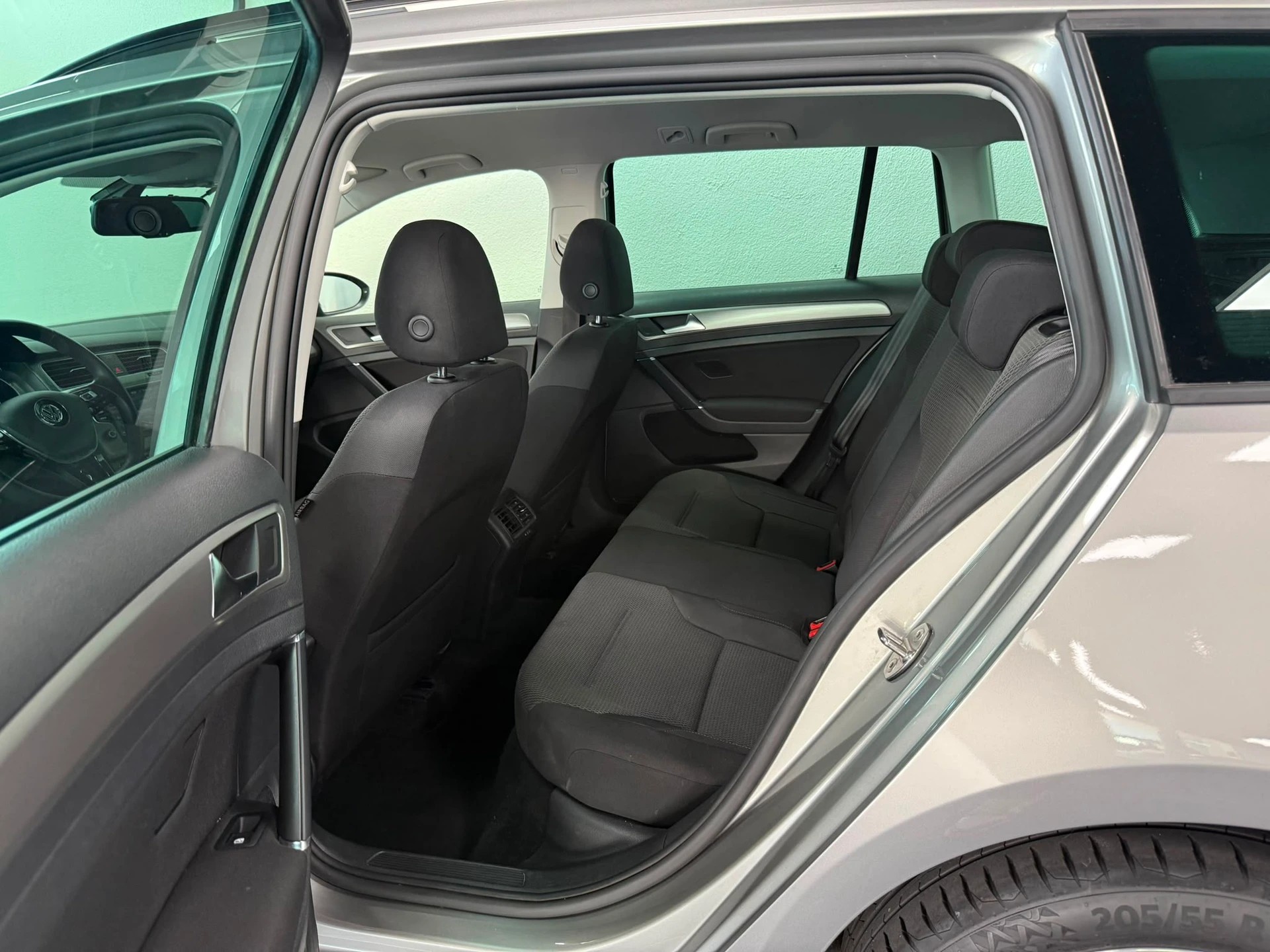 VW Golf Variant 1.6 TDI Comfortline DSG-image-10