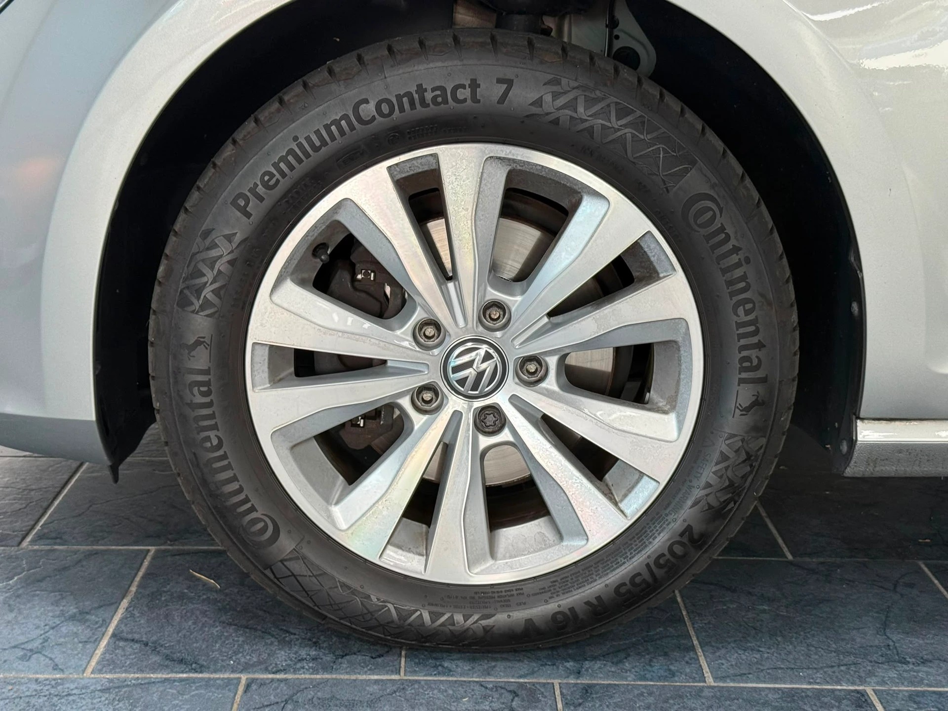 VW Golf Variant 1.6 TDI Comfortline DSG-image-26