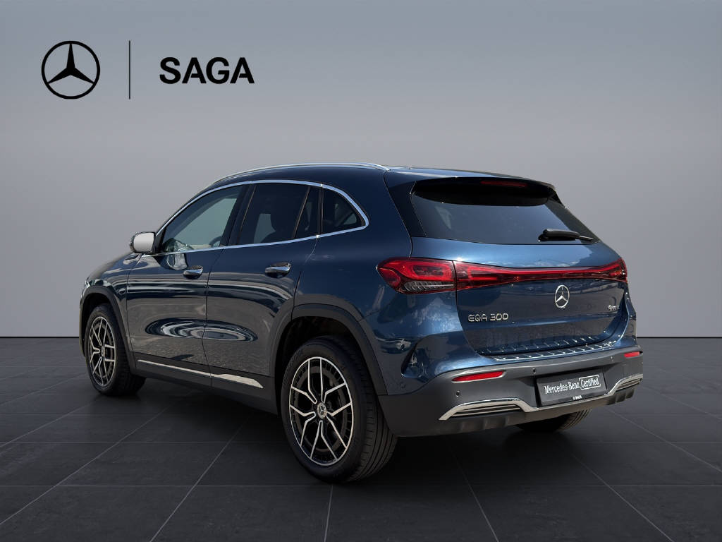 MERCEDES-BENZ EQA 300 Swiss Star AMG Line 4matic-image-3