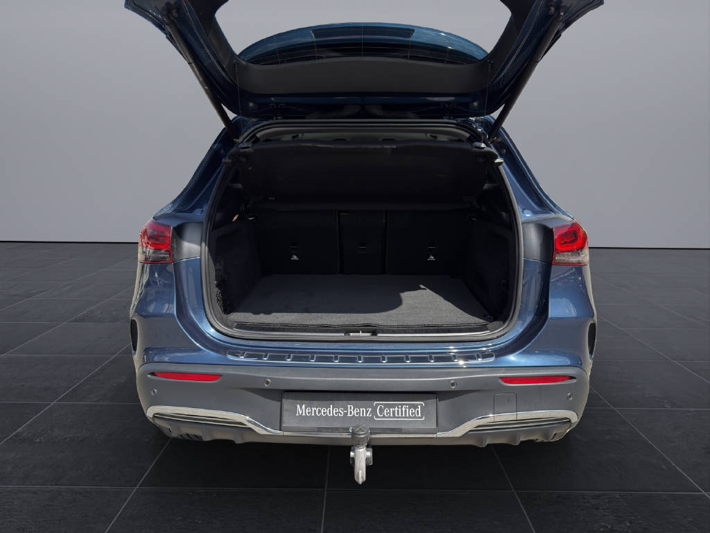 MERCEDES-BENZ EQA 300 Swiss Star AMG Line 4matic-image-17
