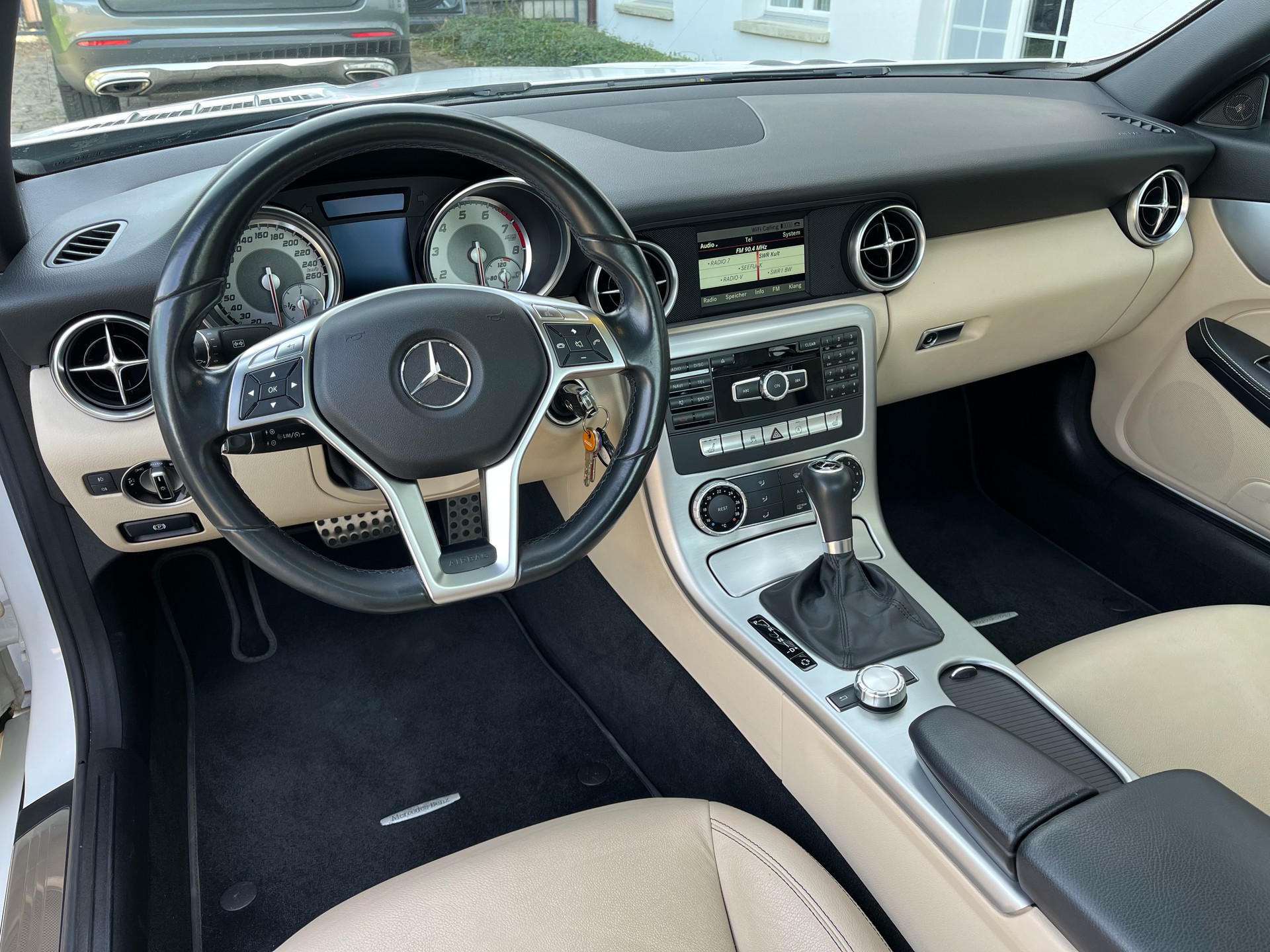 MERCEDES-BENZ SLK 200-image-1