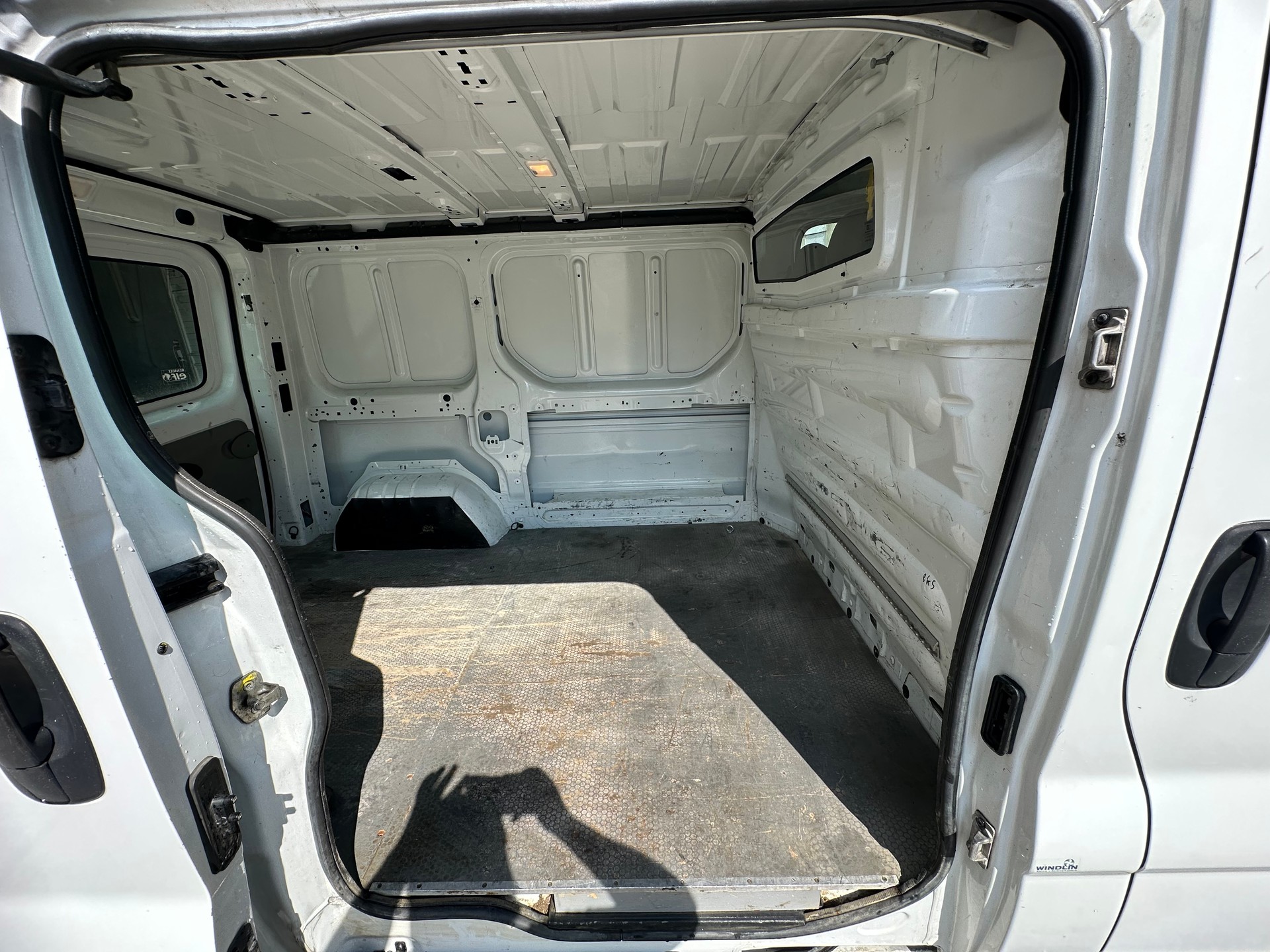 RENAULT Trafic 2.0 dCi 115 2.9t L1H1-image-3