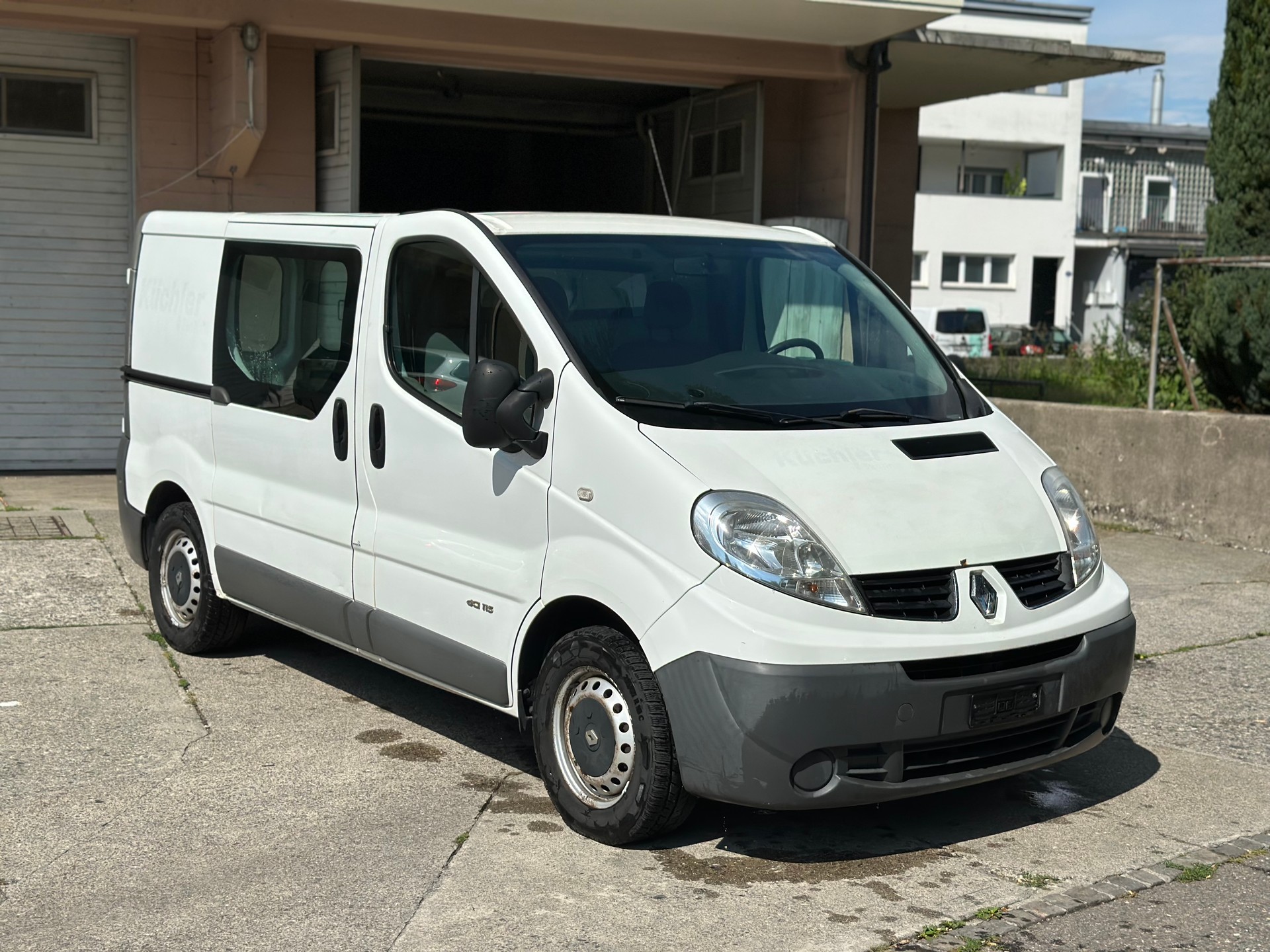 RENAULT Trafic 2.0 dCi 115 2.9t L1H1-image-1