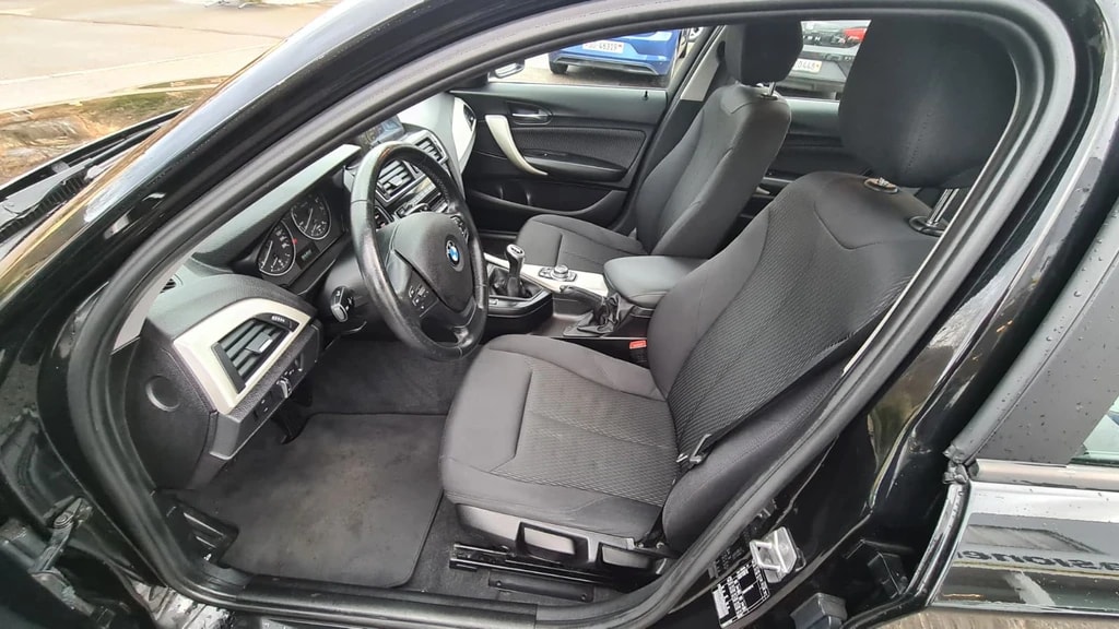 BMW 116i Business ** Gr-Navigationssystem ** Tempomat ** PDC Hinten ** Frisch Ab MFK & Service **-image-11