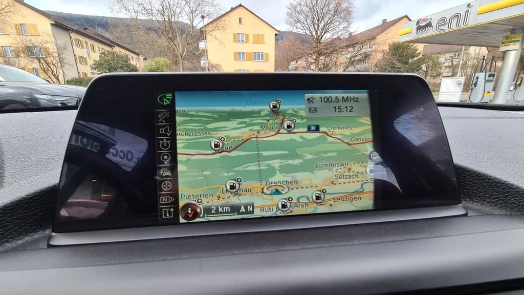 BMW 116i Business ** Gr-Navigationssystem ** Tempomat ** PDC Hinten ** Frisch Ab MFK & Service **-image-8