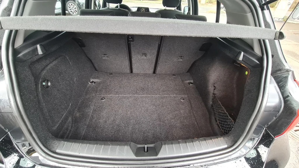 BMW 116i Business ** Gr-Navigationssystem ** Tempomat ** PDC Hinten ** Frisch Ab MFK & Service **-image-7