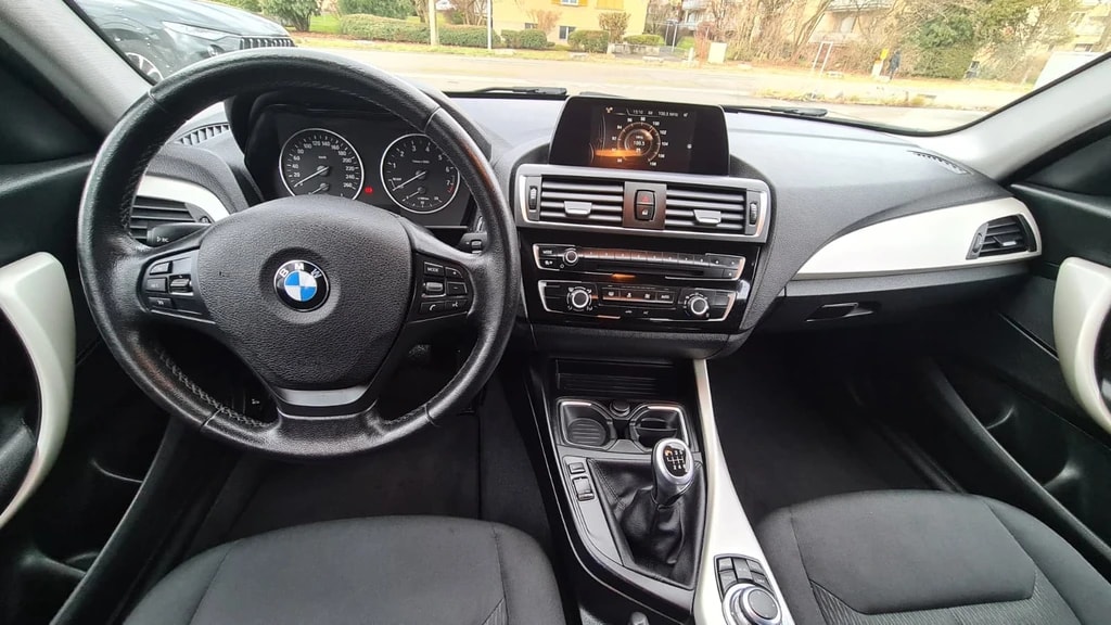 BMW 116i Business ** Gr-Navigationssystem ** Tempomat ** PDC Hinten ** Frisch Ab MFK & Service **-image-10