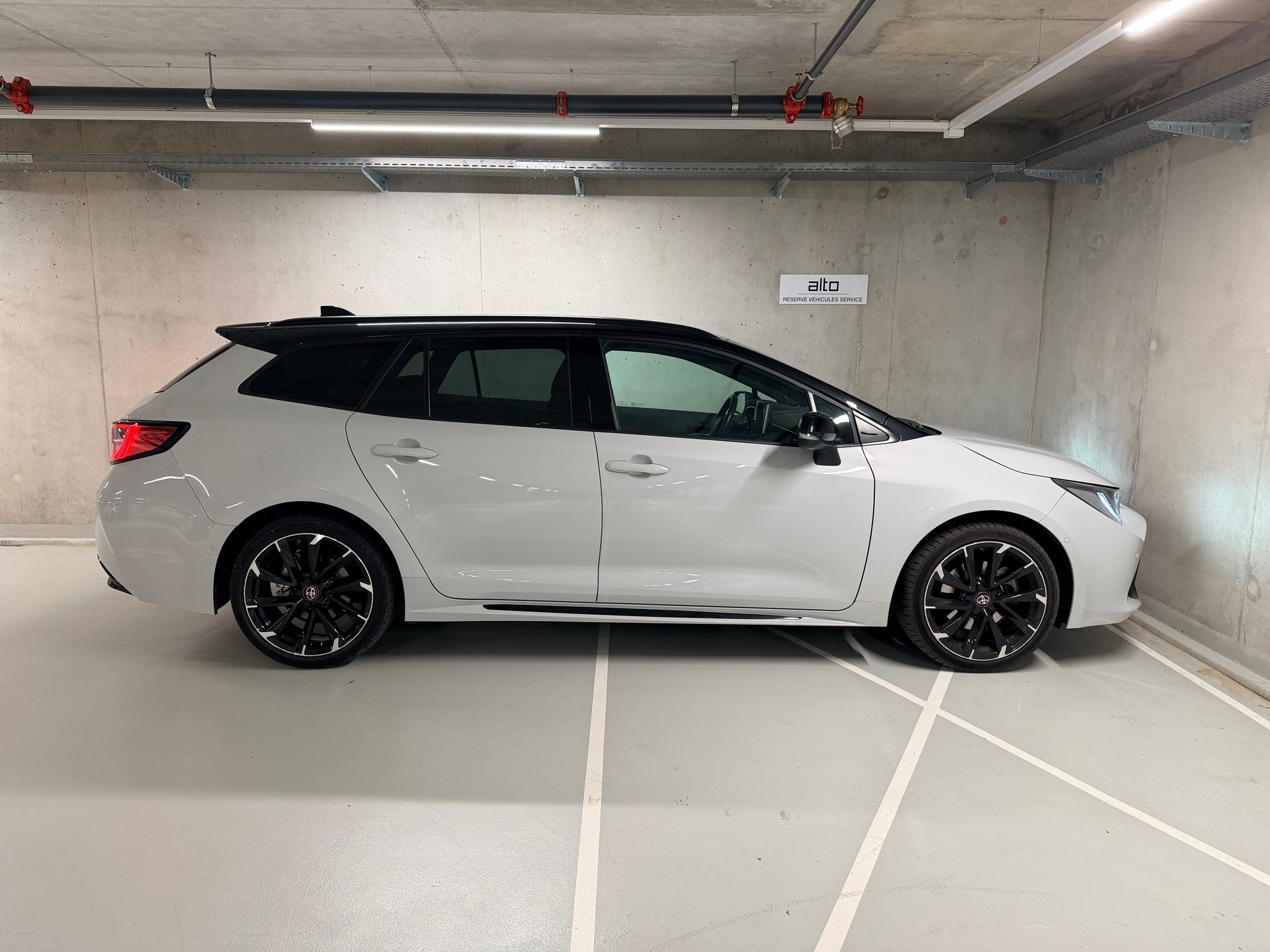 TOYOTA Corolla Touring Sports 2.0 HSD GR-S e-CVT-image-5