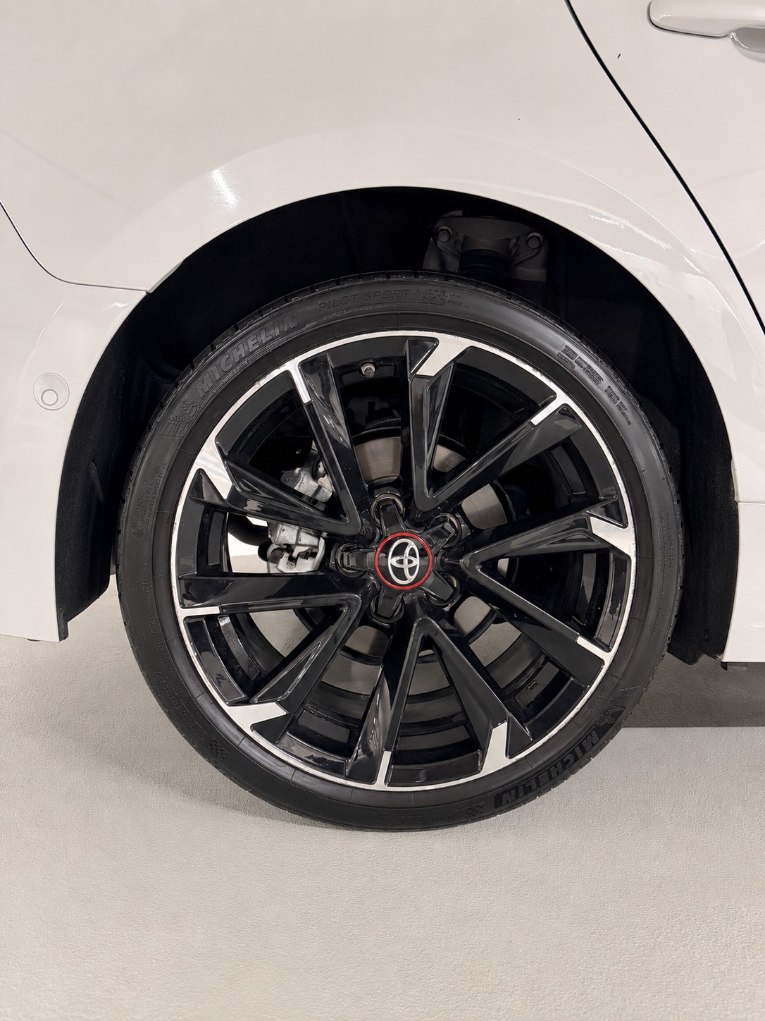 TOYOTA Corolla Touring Sports 2.0 HSD GR-S e-CVT-image-25