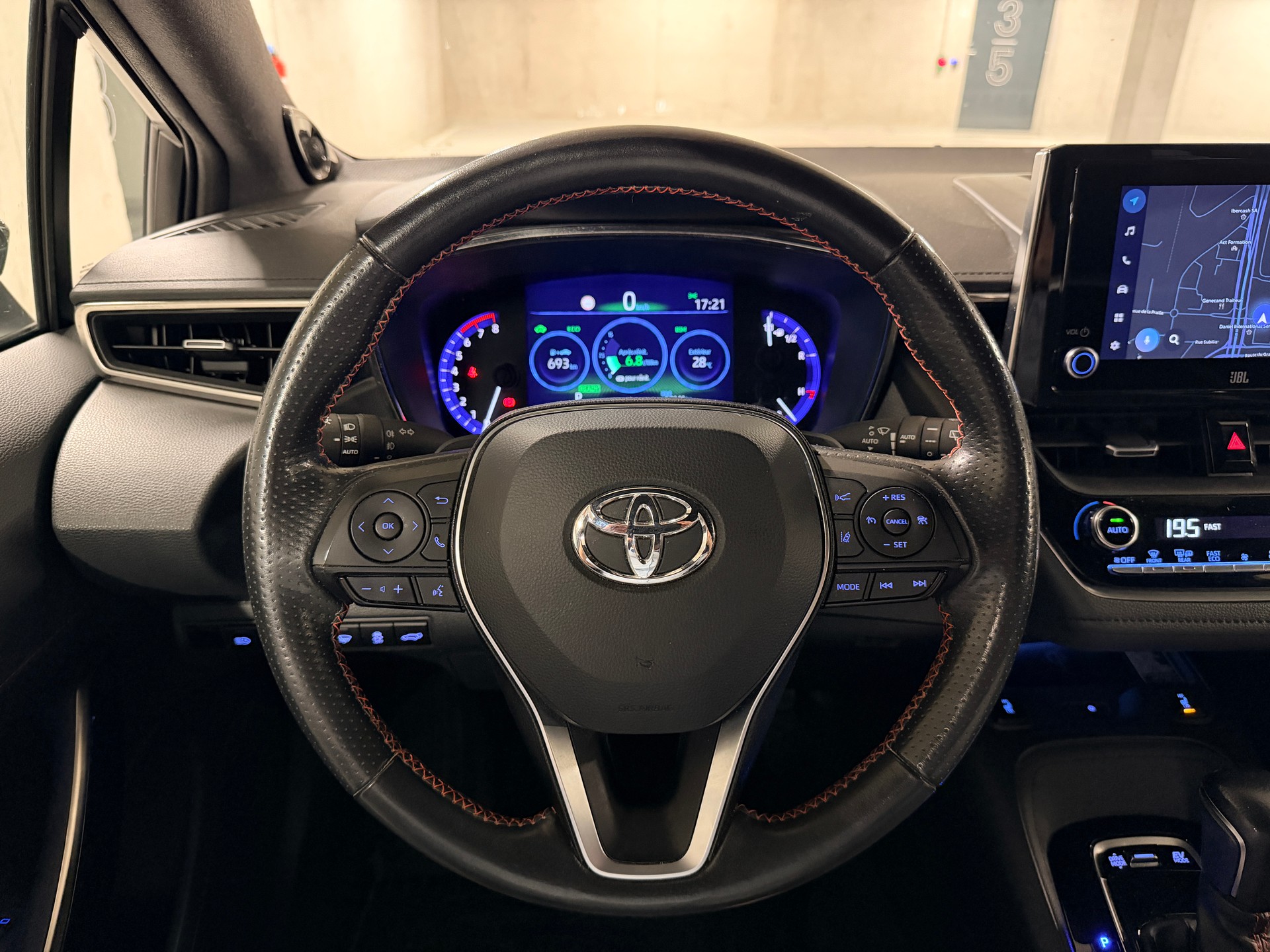 TOYOTA Corolla Touring Sports 2.0 HSD GR-S e-CVT-image-9