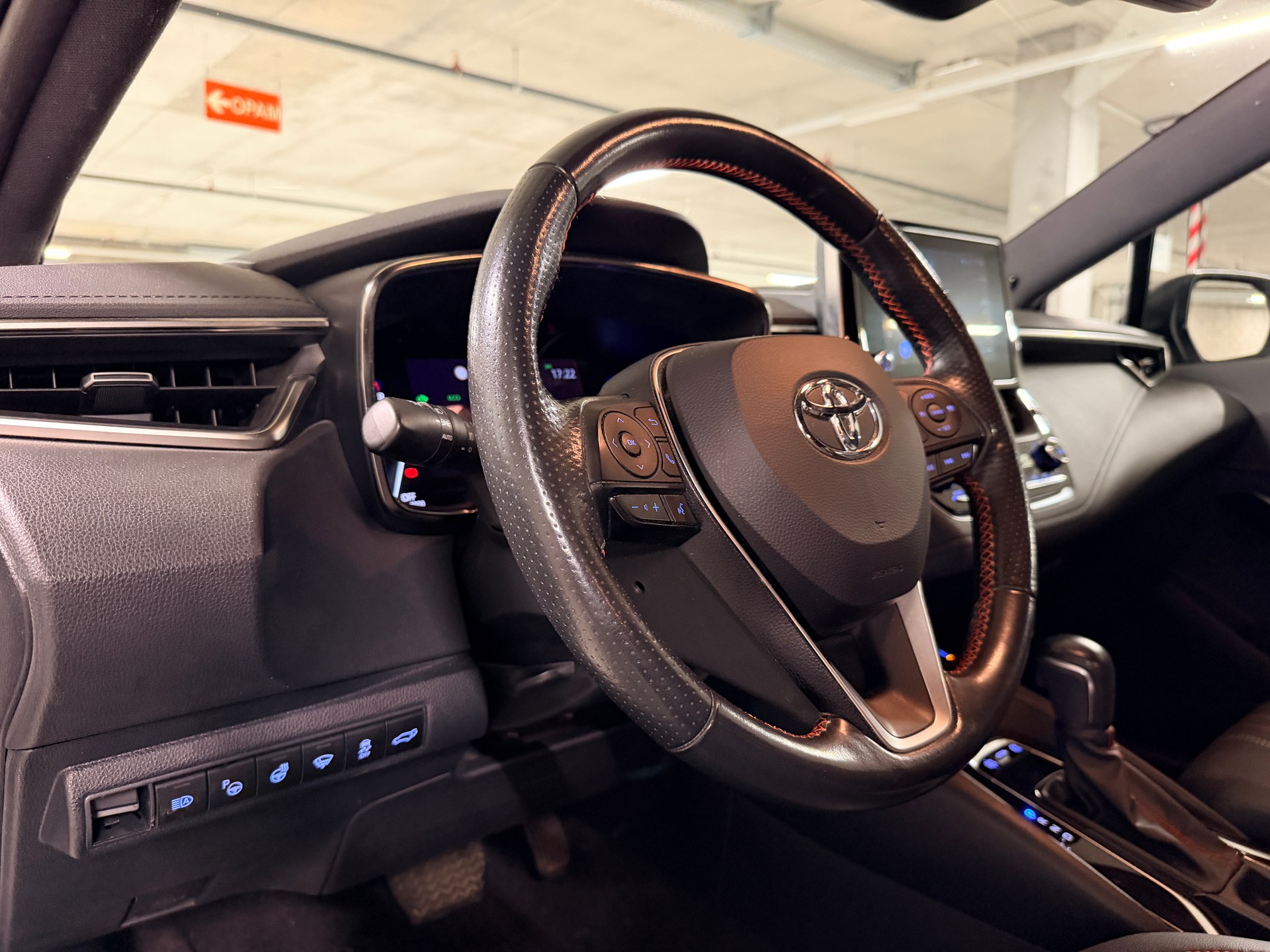 TOYOTA Corolla Touring Sports 2.0 HSD GR-S e-CVT-image-12