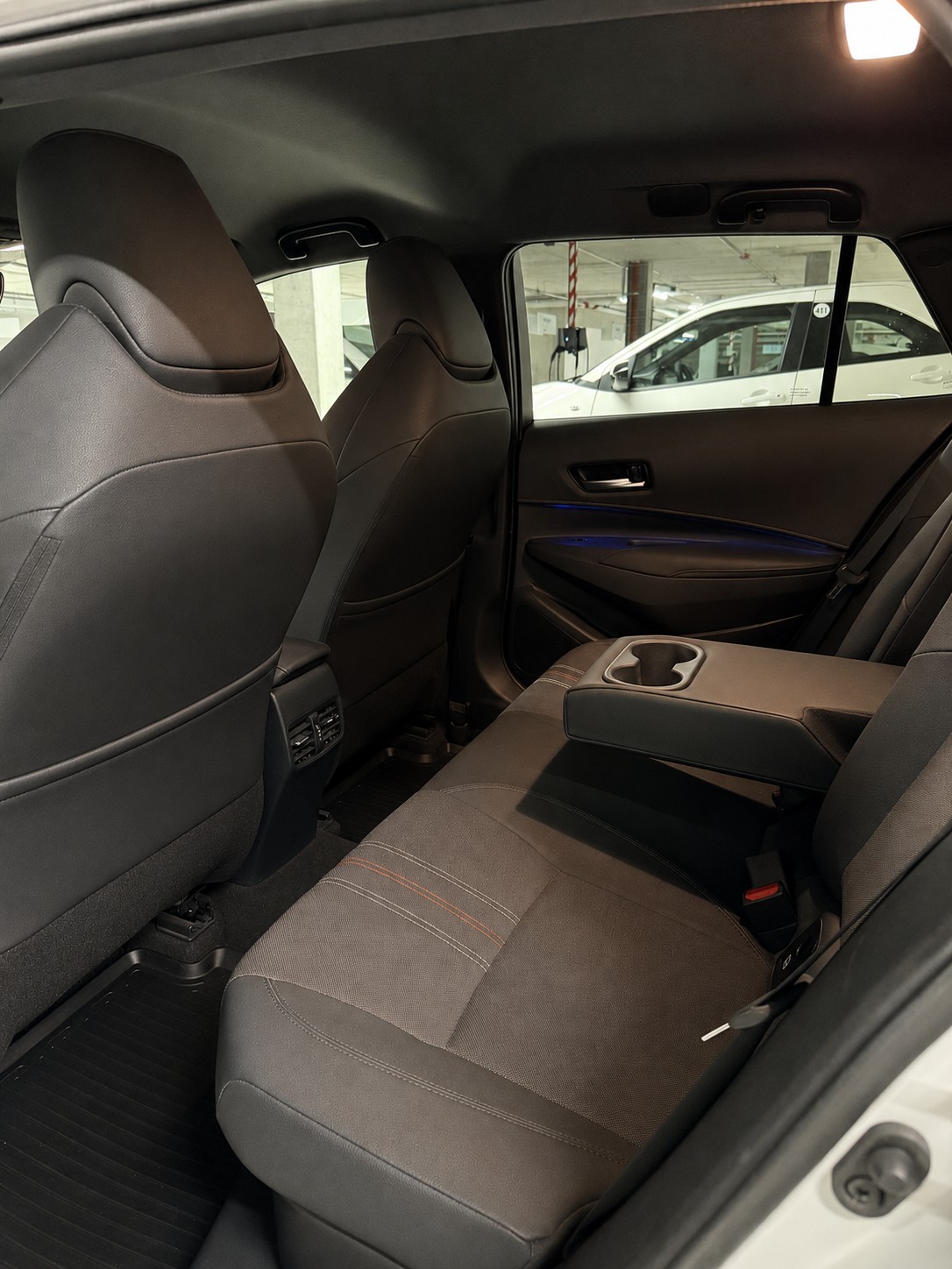 TOYOTA Corolla Touring Sports 2.0 HSD GR-S e-CVT-image-15
