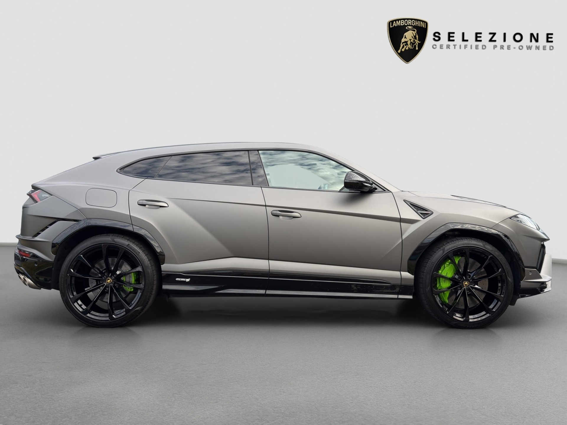 LAMBORGHINI Urus S E-Gear-image-1