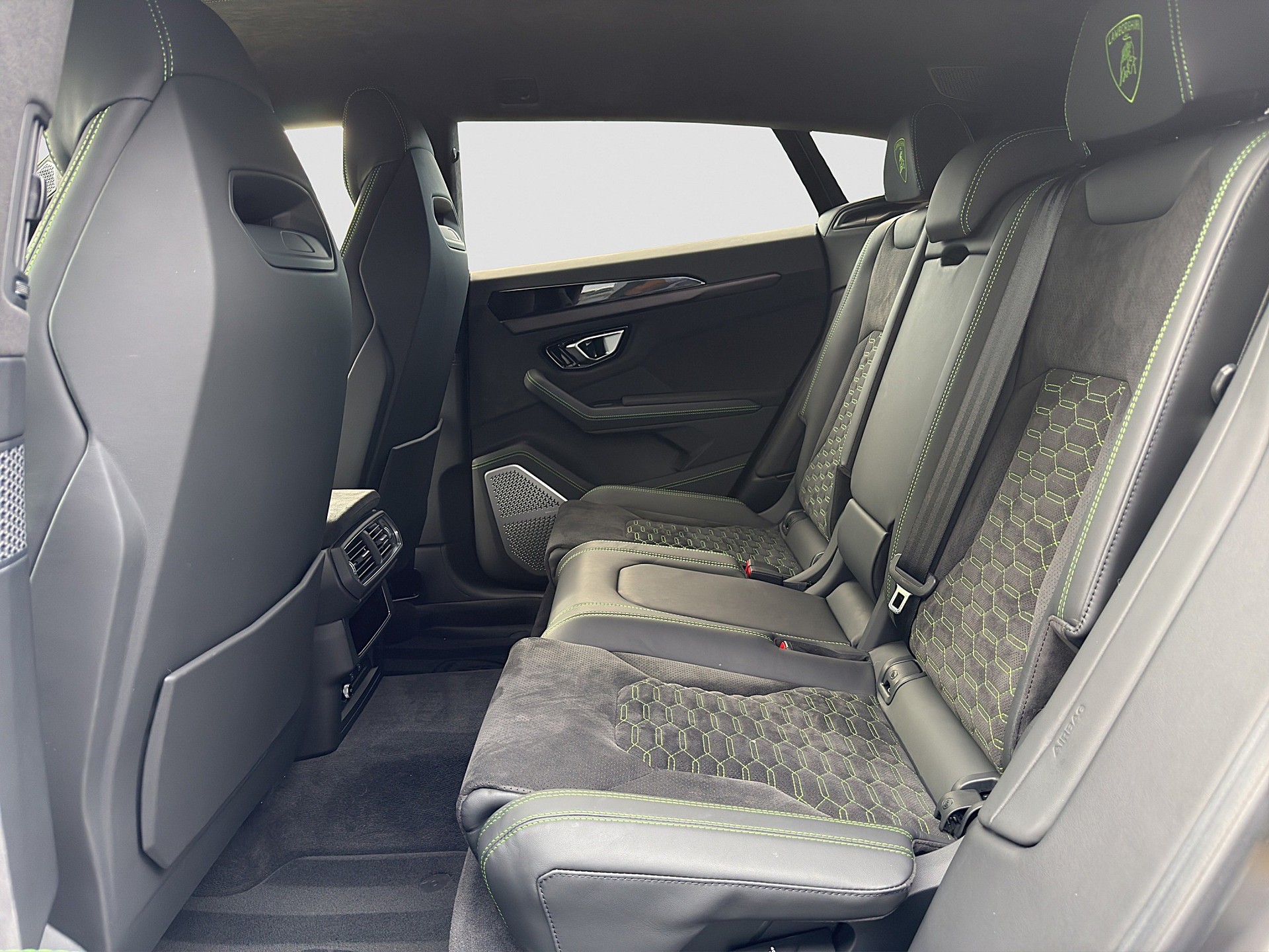 LAMBORGHINI Urus S E-Gear-image-7