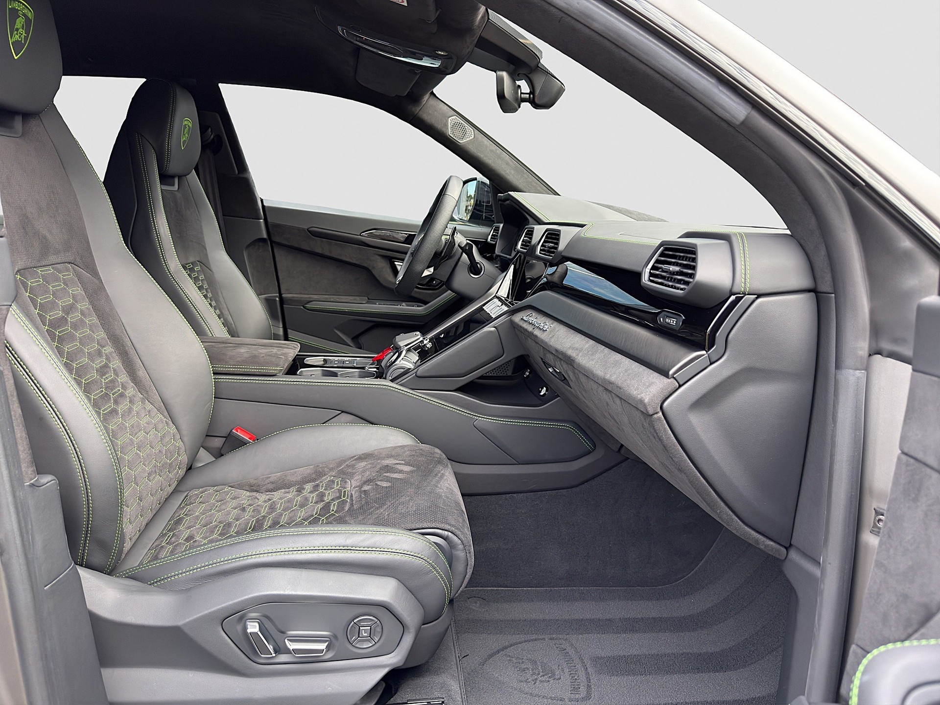 LAMBORGHINI Urus S E-Gear-image-5