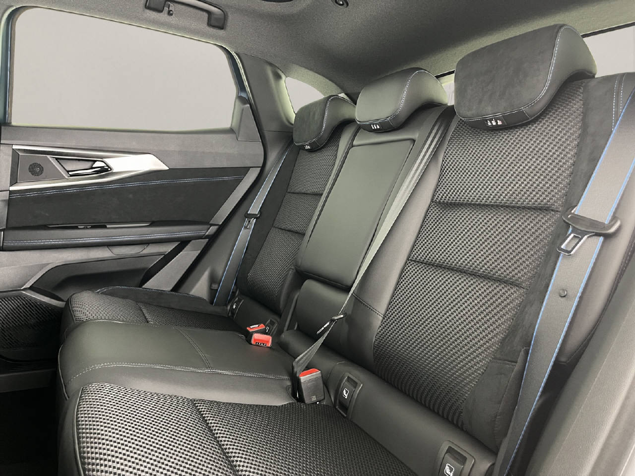 RENAULT Austral 1.2 E-Tech esprit Alpine-image-16