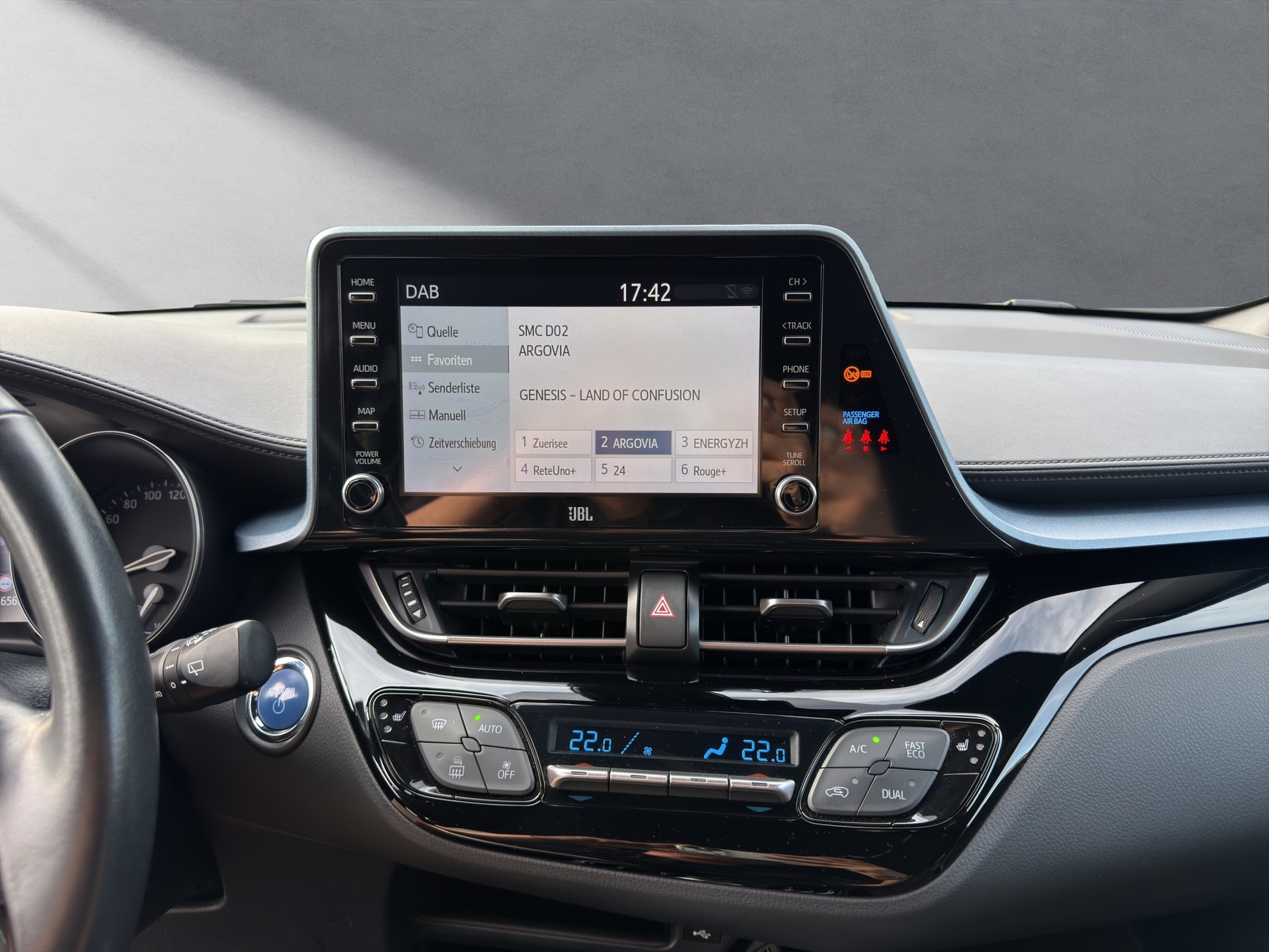 TOYOTA C-HR 1.8 VVTi HSD Trend-image-5