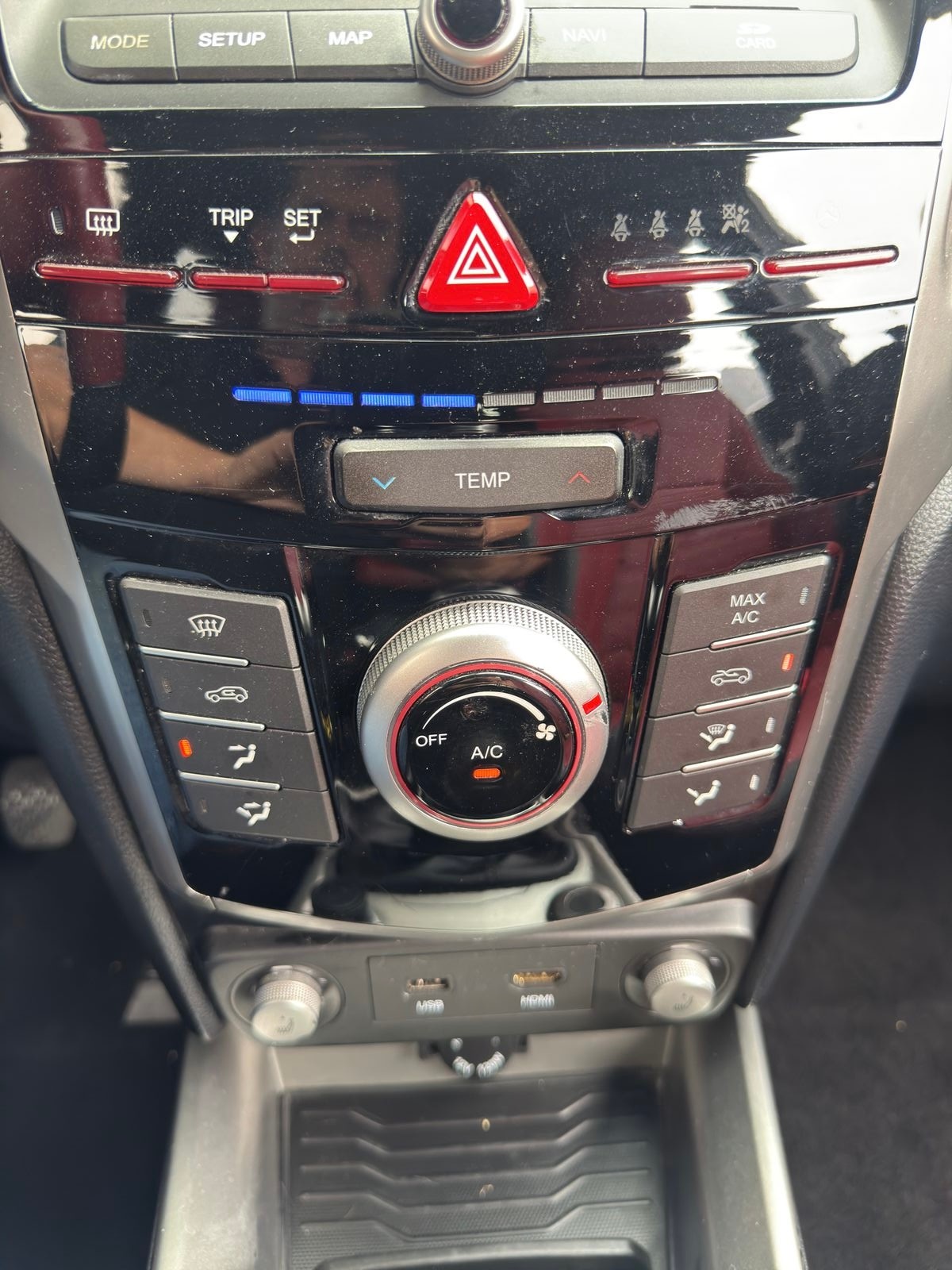 KGM-SsangYong Tivoli 1.6 eXDi Quartz 4WD-image-8