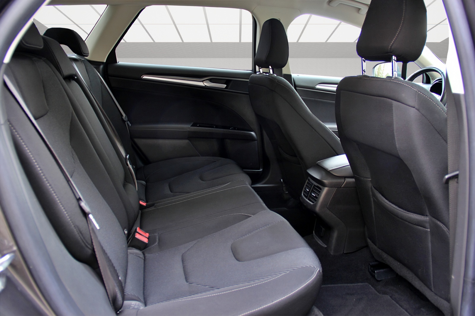 FORD Mondeo 2.0 TDCi Titanium PowerShift-image-11
