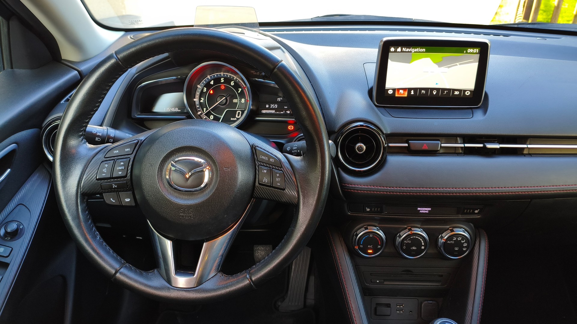 MAZDA 2 1.5i 16V Skyactiv-G Revolution-image-12