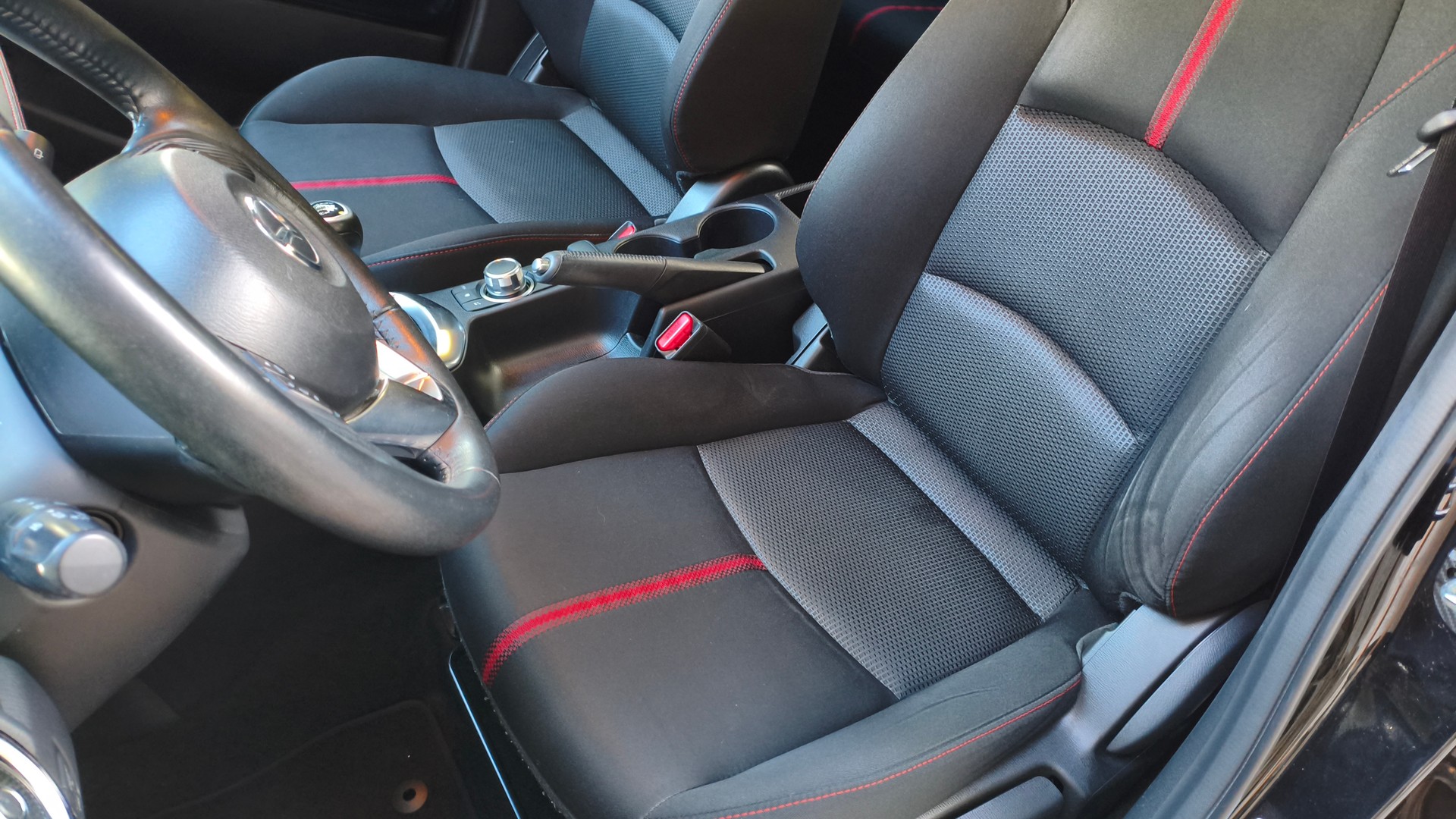 MAZDA 2 1.5i 16V Skyactiv-G Revolution-image-10