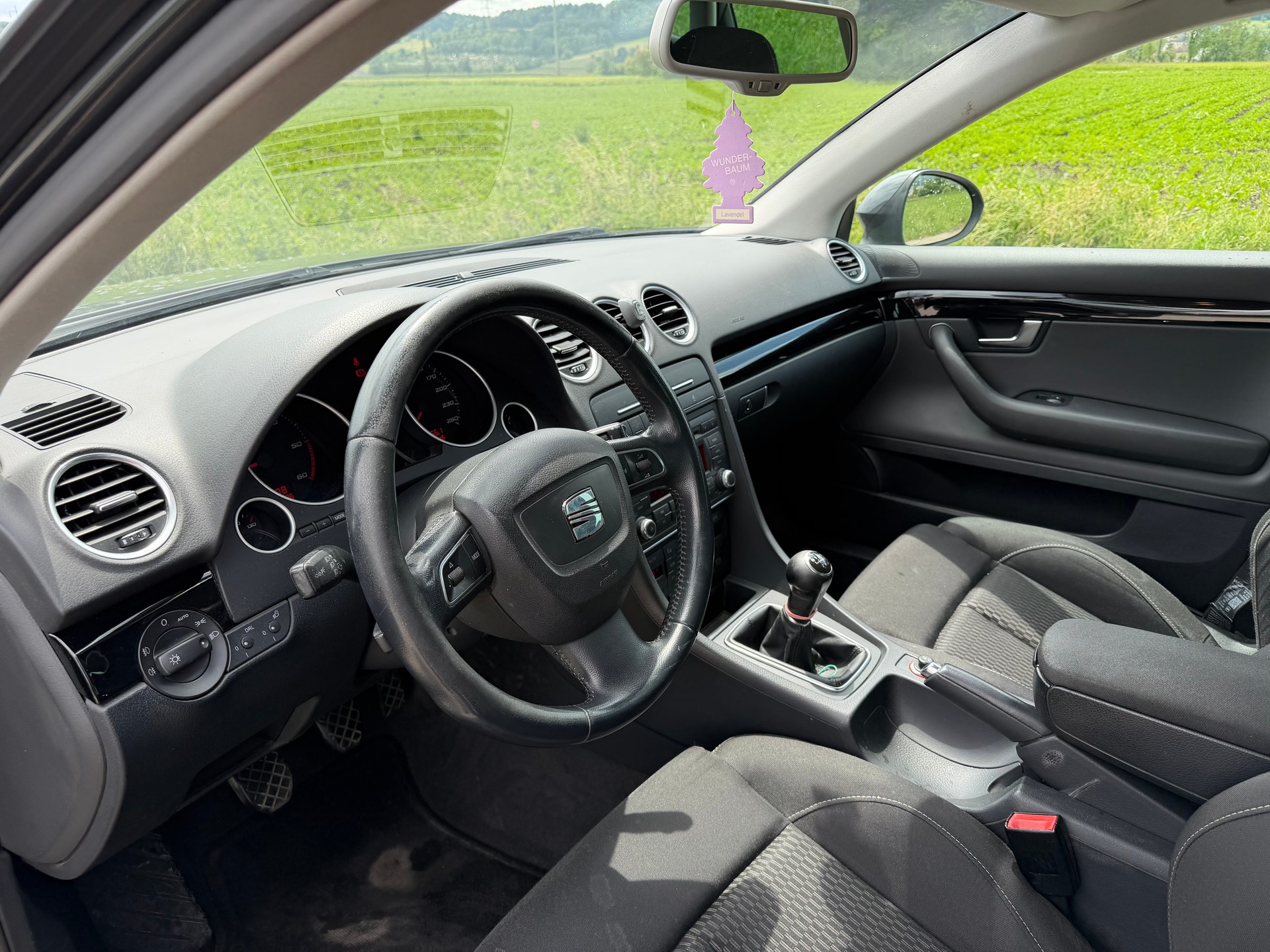 SEAT Exeo ST 2.0 TDI Sport-image-9
