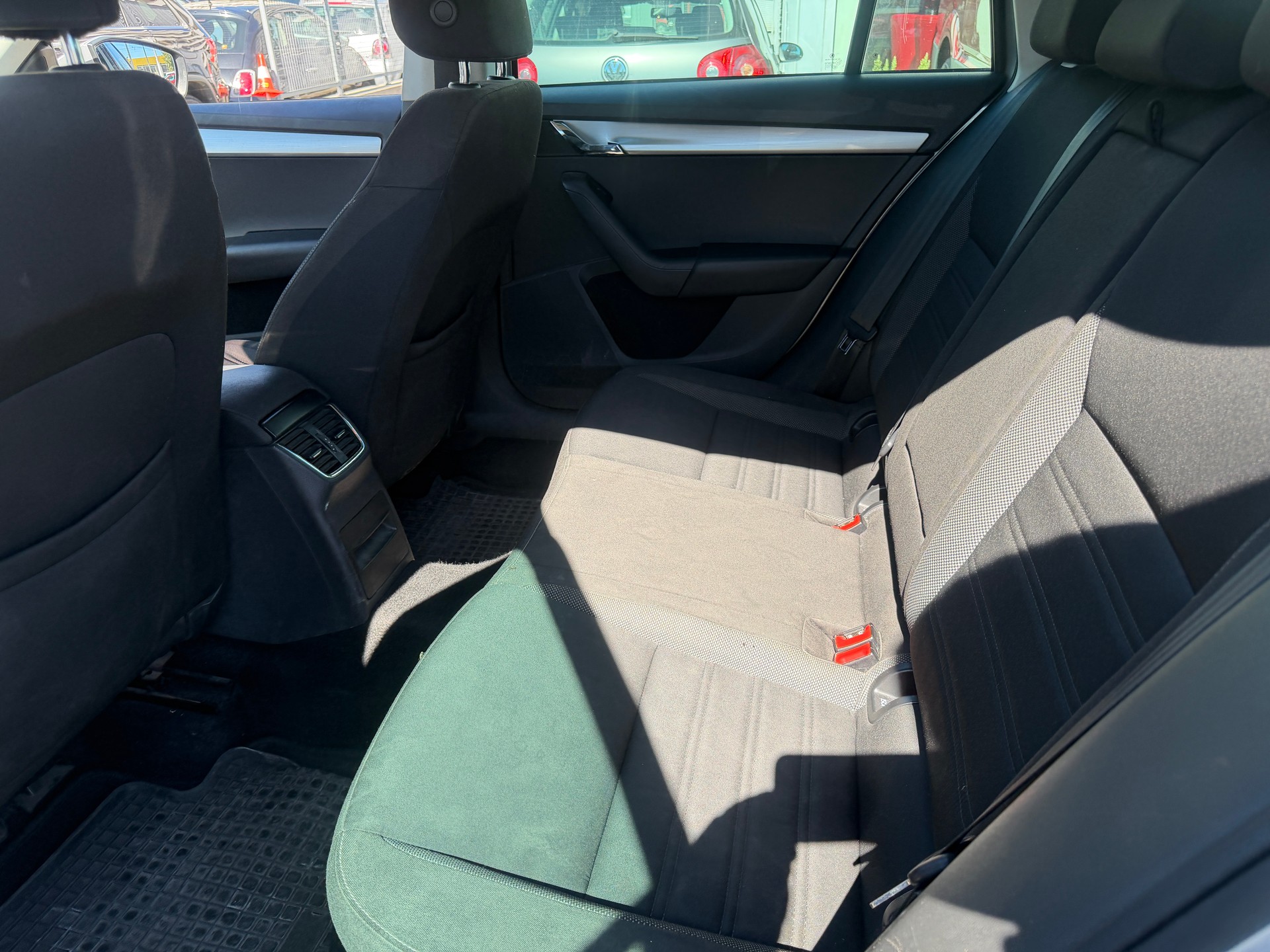 SKODA Octavia Combi 2.0 TDI Soleil 4x4 DSG-image-12