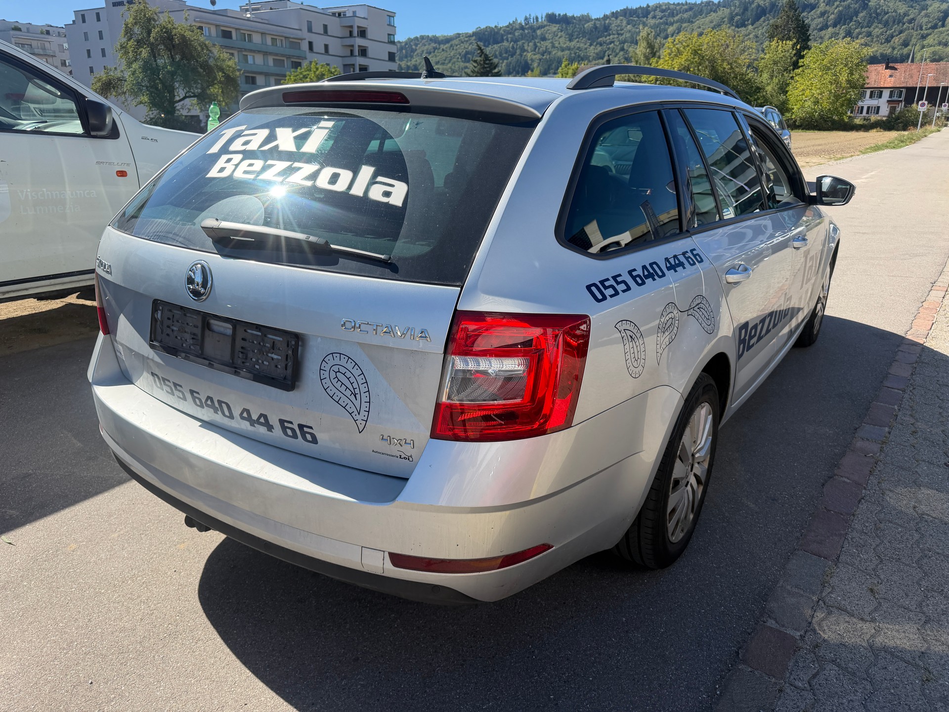 SKODA Octavia Combi 2.0 TDI Soleil 4x4 DSG-image-8