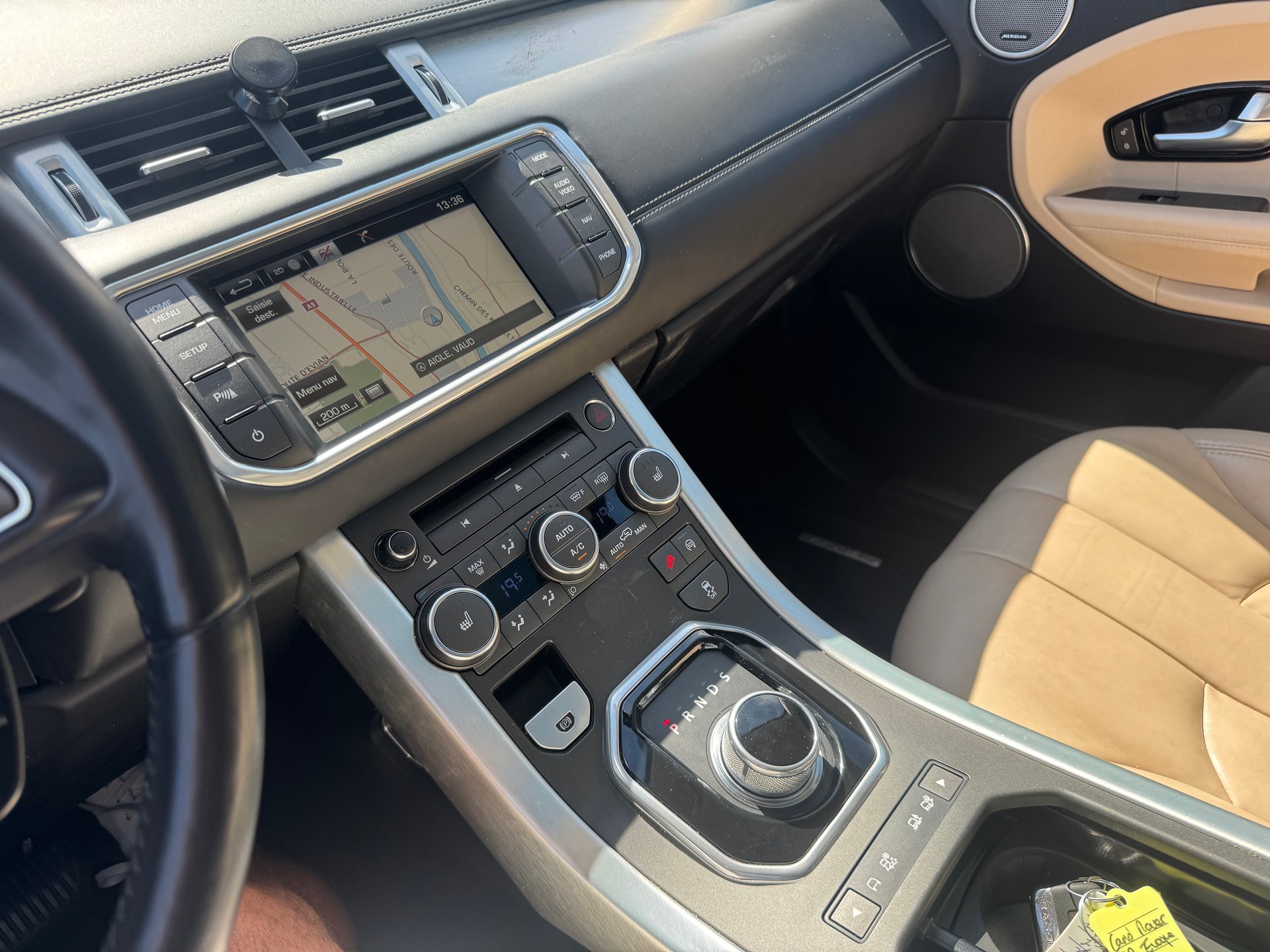 LAND ROVER Range Rover Evoque 2.0 Si4 Prestige AT9-image-24