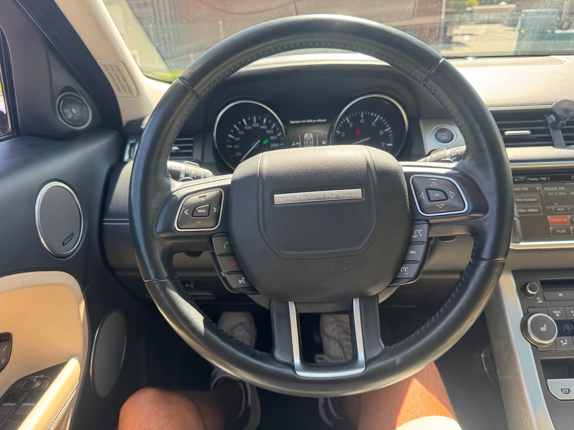 LAND ROVER Range Rover Evoque 2.0 Si4 Prestige AT9-image-18