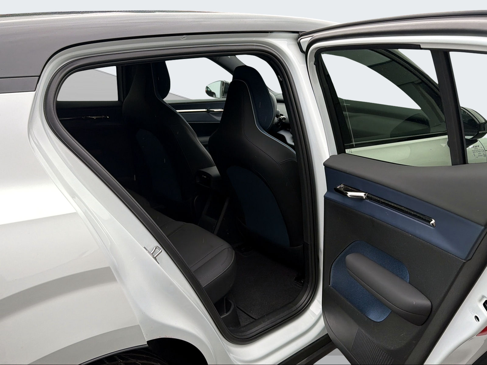 VOLVO EX30 E60 Twin Ultra AWD-image-12